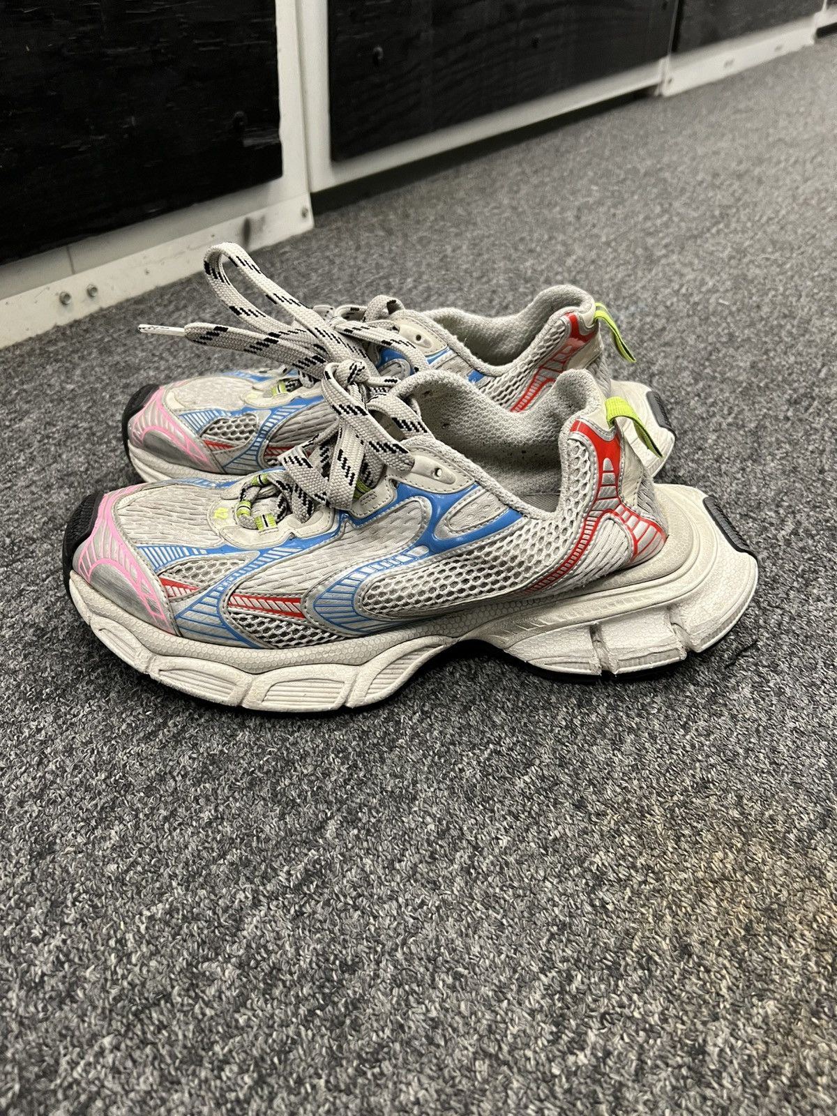Balenciaga 2023 Balenciaga Wmns 3XL Sneaker 'Worn-Out - White Blue Red' Size US 9 / EU 42 - 3 Thumbnail