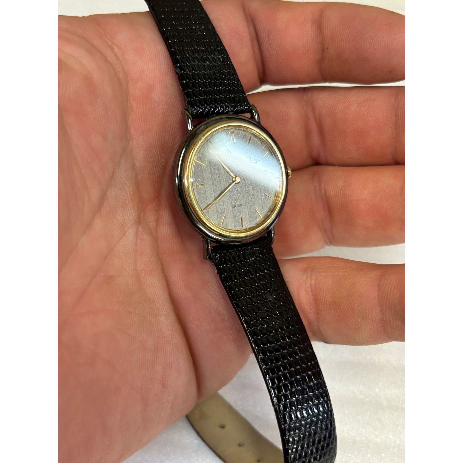 Pulsar Pulsar V320-6049 Genuine Leather Unisex Watch! New Battery! Size ONE SIZE - 2 Thumbnail