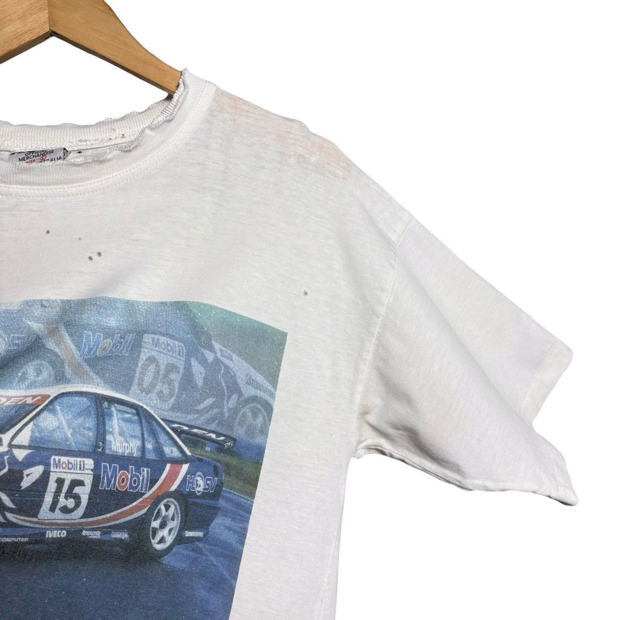 Vintage Vintage 90s Mobile Racing Car Holden Graphic Distressed Tee Size US L / EU 52-54 / 3 - 8 Thumbnail