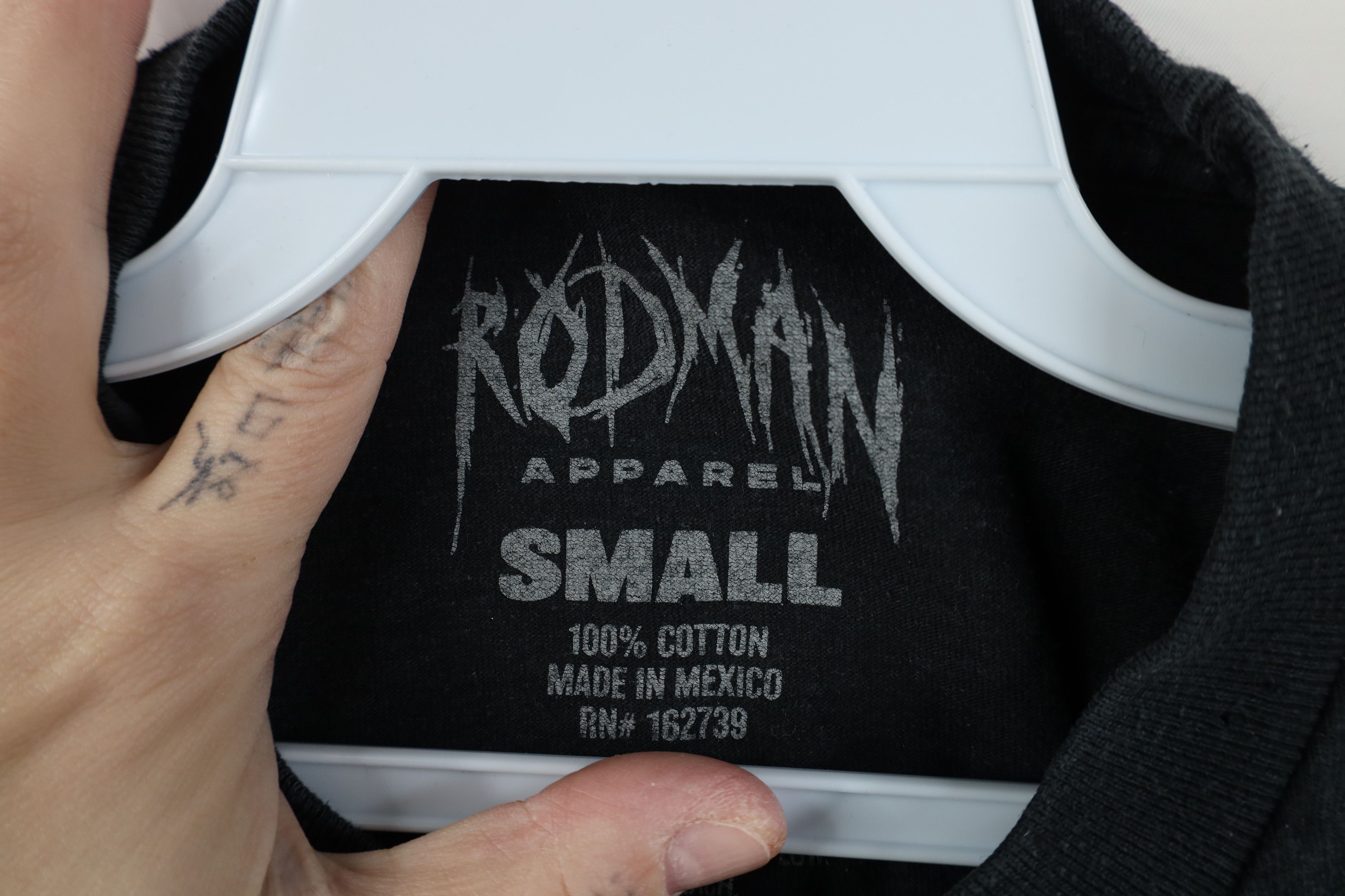Vintage Vintage Y2K Streetwear Rodman Hardware Detroit T-Shirt Size US S / EU 44-46 / 1 - 11 Thumbnail