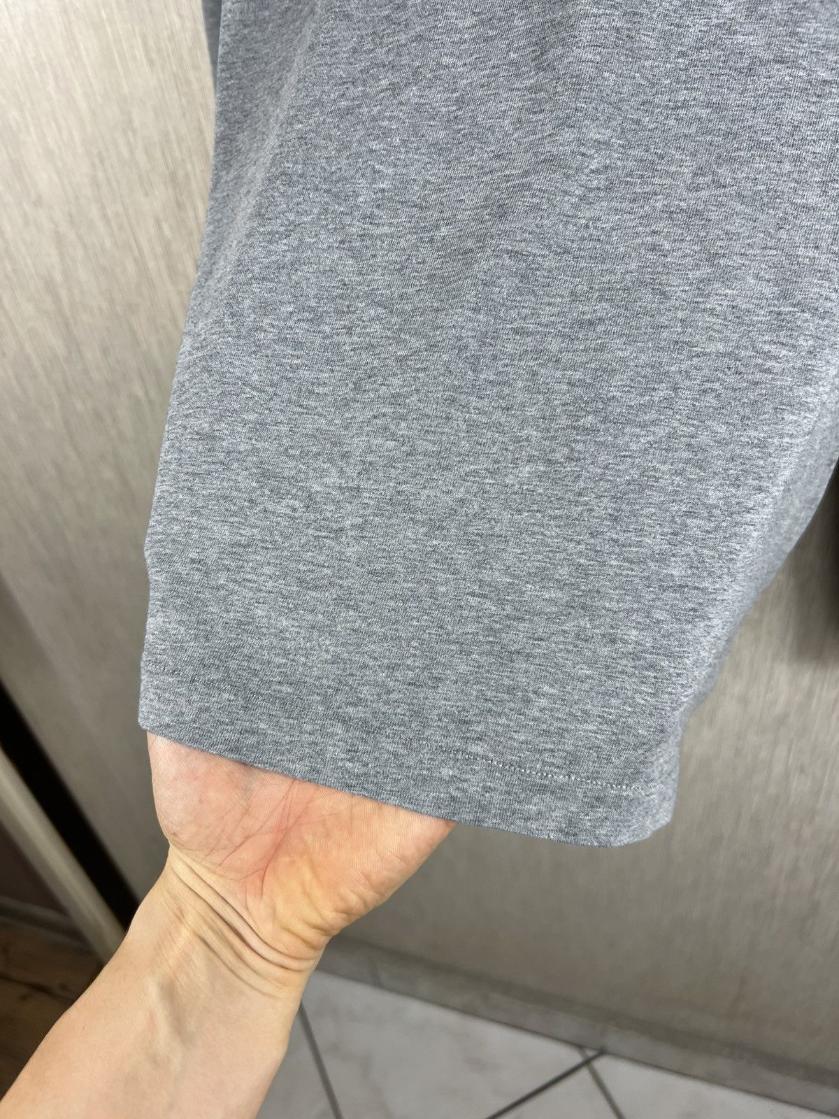 Acne Studios Acne Studios tage face chest logo emote long sleeve tee Size US L / EU 52-54 / 3 - 13 Thumbnail