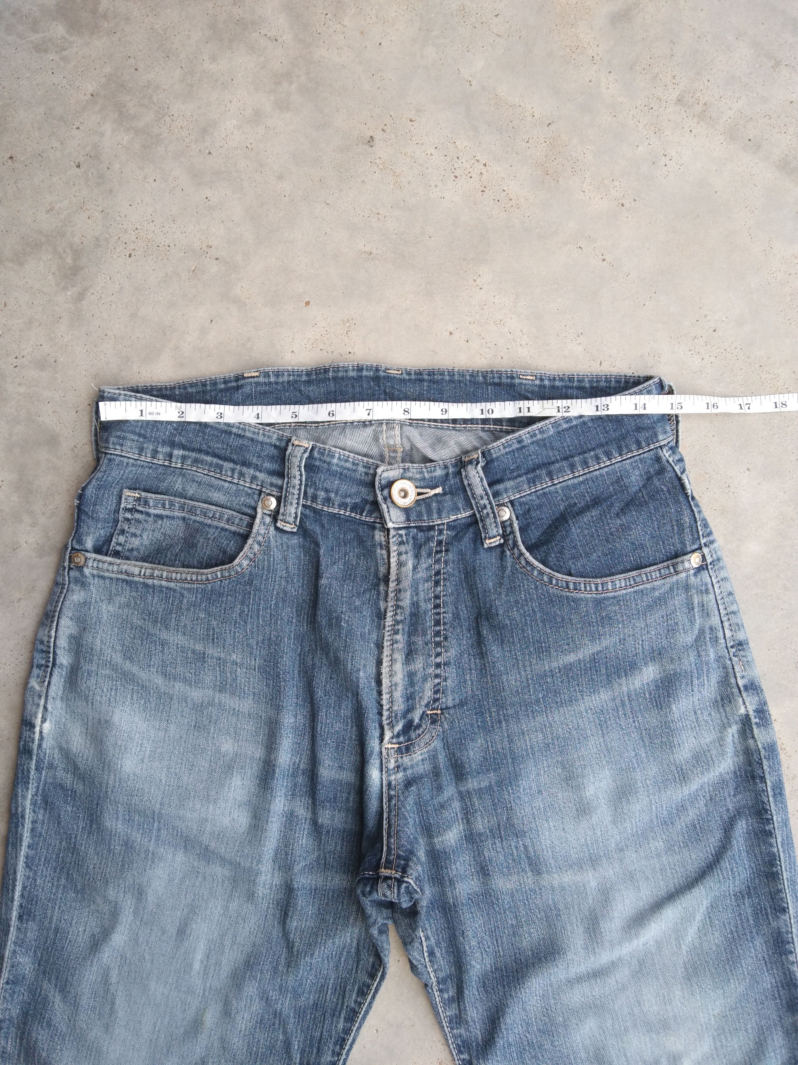 Wrangler Vintage Faded Blue Wrangler Distressed Jeans 29x28 Size US 29 - 5 Thumbnail