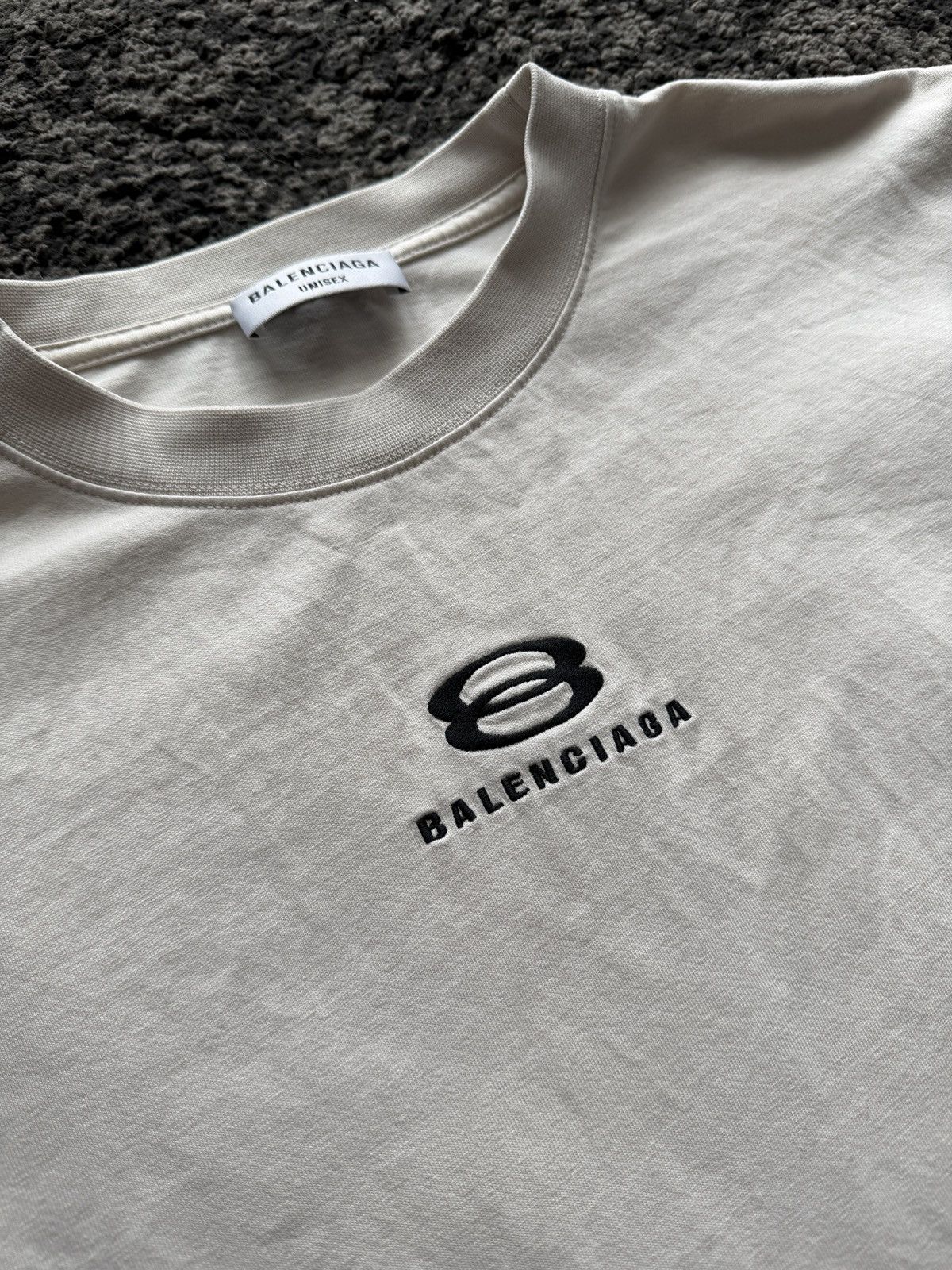 Balenciaga Balenciaga Unity Logo Tshirt Size US XS / EU 42 / 0 - 2 Thumbnail