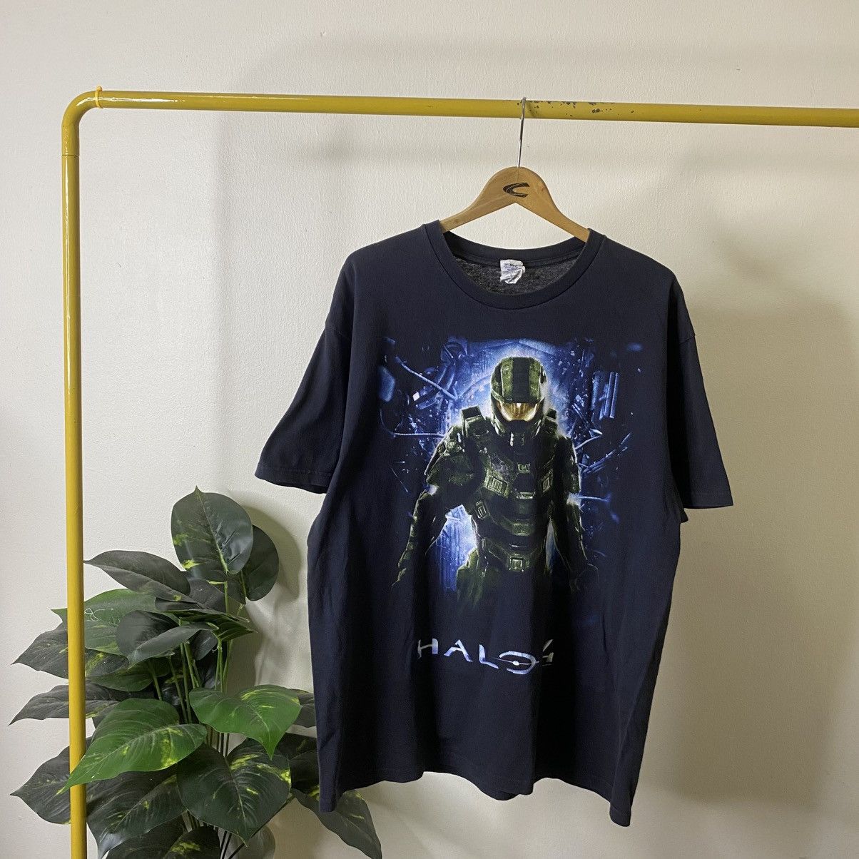 Vintage Vintage 2012 Halo 4 Xbox 360 Video Games Promo T Shirt Size US XL / EU 56 / 4 - 1 Thumbnail