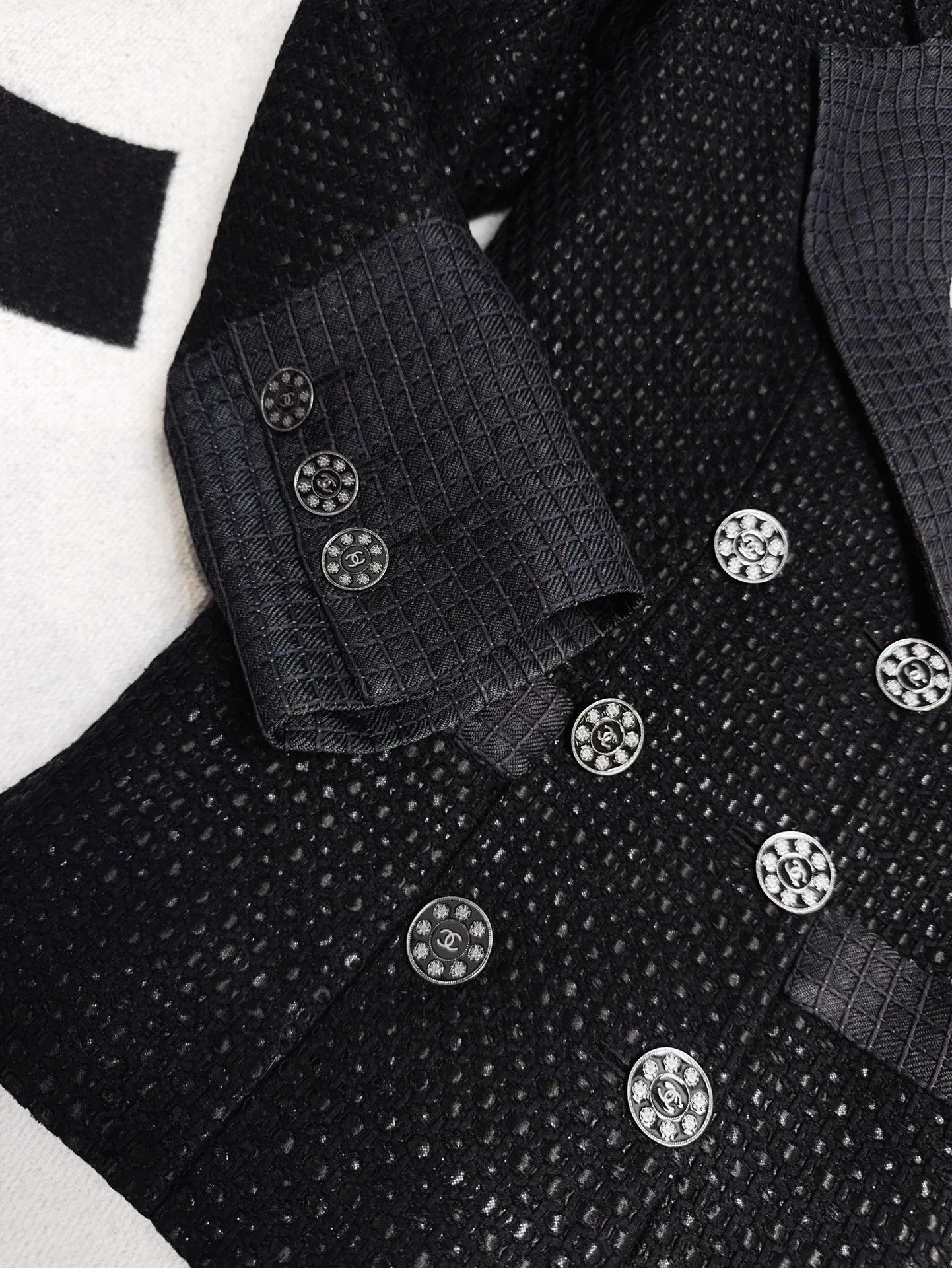 Chanel Chanel 16C Cruise Tweed DB Back Cutout Blazer 36 Size XS / US 0-2 / IT 36-38 - 5 Thumbnail