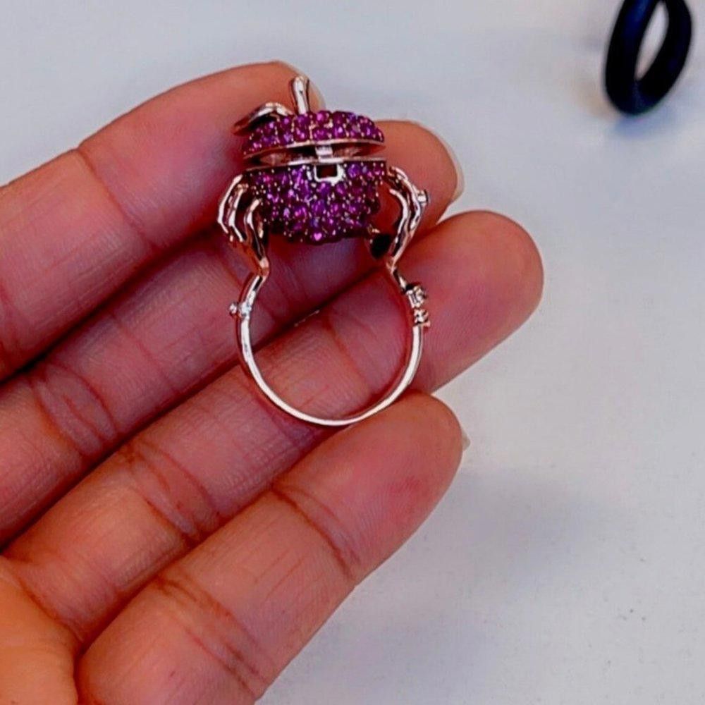 Designer Opening Murder She Wrote Poison Apple Rose Ring - Size 6 Size ONE SIZE - 6 Thumbnail