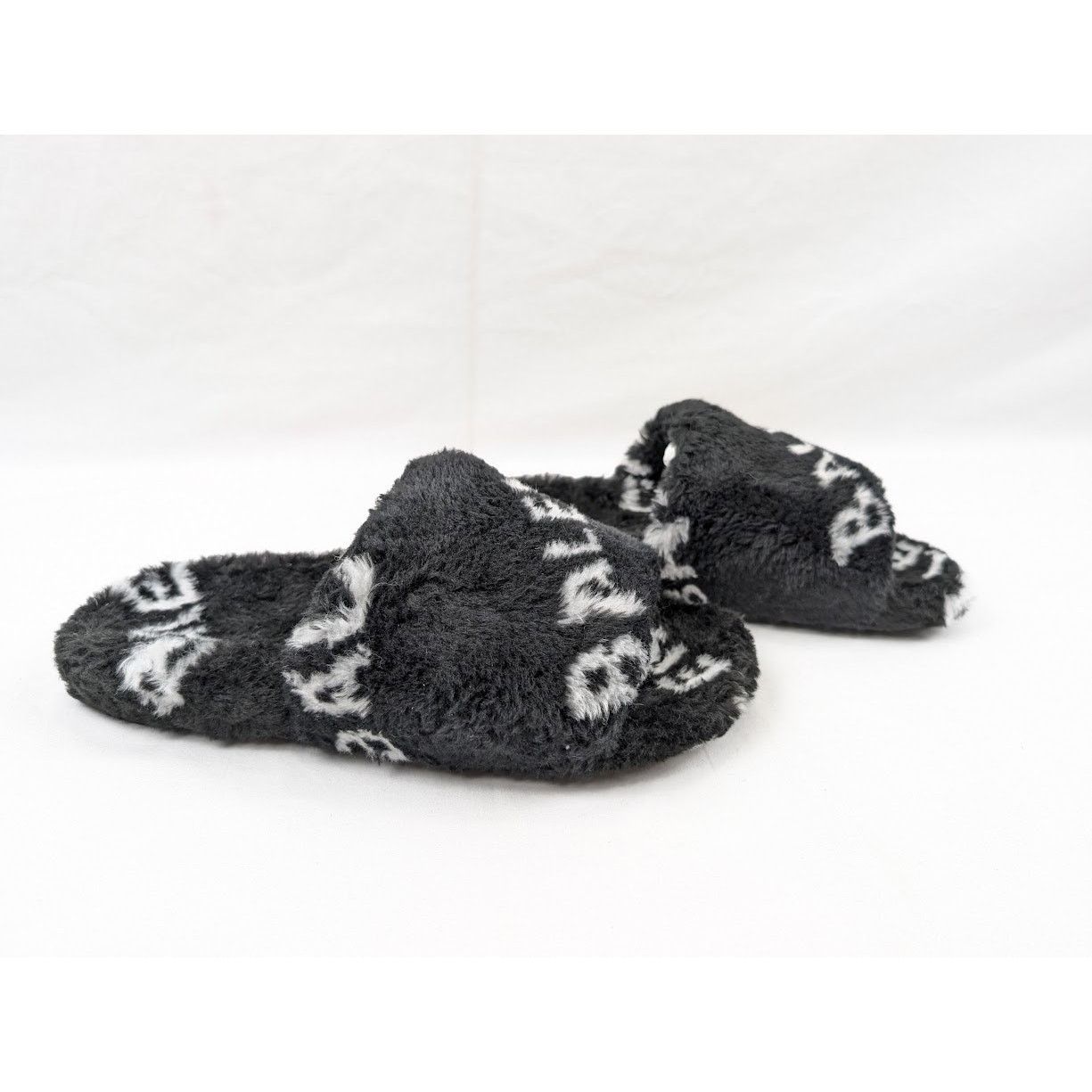 Balenciaga o1rshd1 Q:3 / Allover Logo Furry Slide in Black/White Size US 8 / EU 41 - 12 Thumbnail