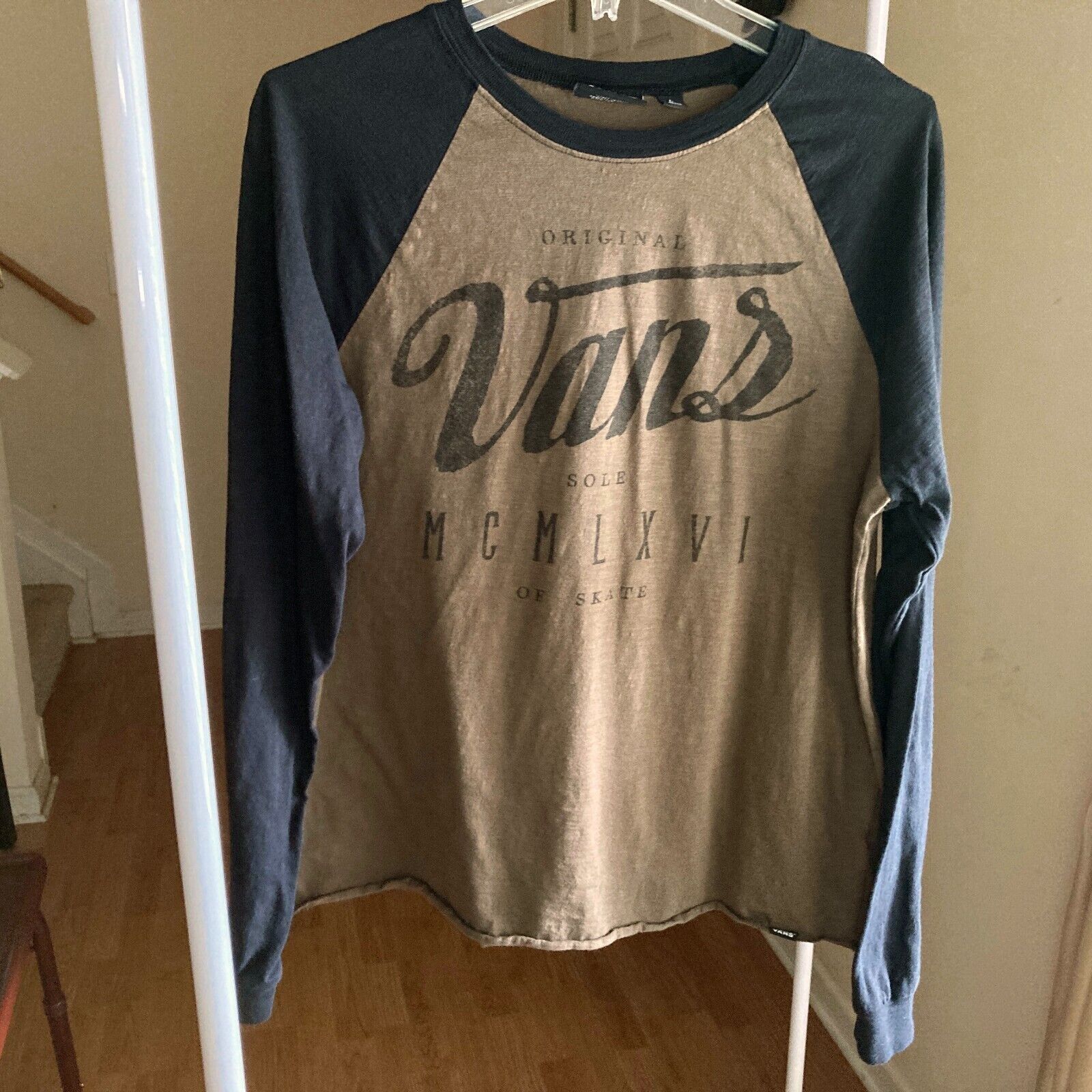 Vans VANS Raglan Baseball Shirt Large Brown Long-Sleeve Crew Neck Size US L / EU 52-54 / 3 - 2 Thumbnail