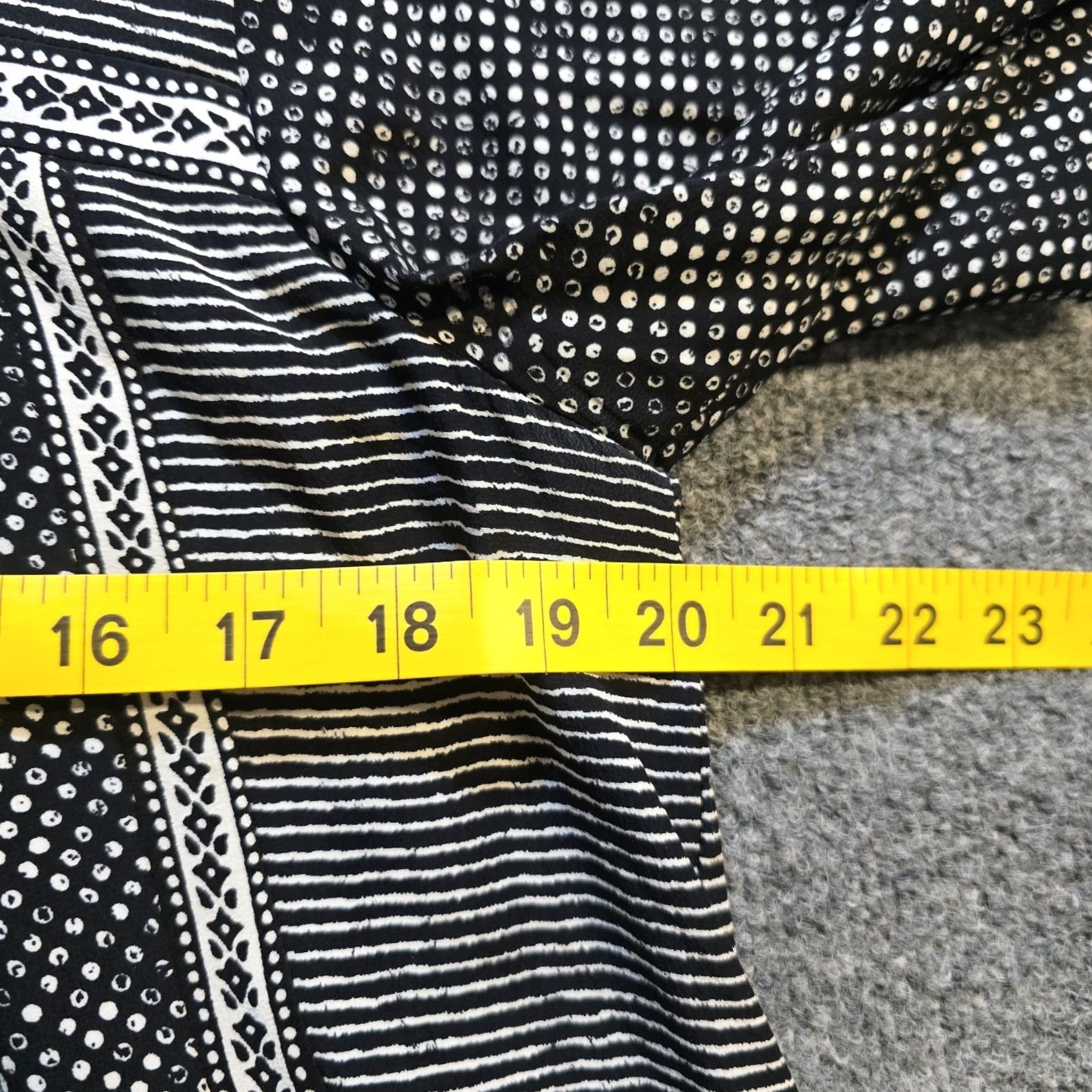 Rebecca Taylor Rebecca Taylor Blouse Womens Size 10 Black Silk Dotted Long Sleeve Casual Round Neck Geometric Classic Designer Size L / US 10 / IT 46 - 5 Thumbnail