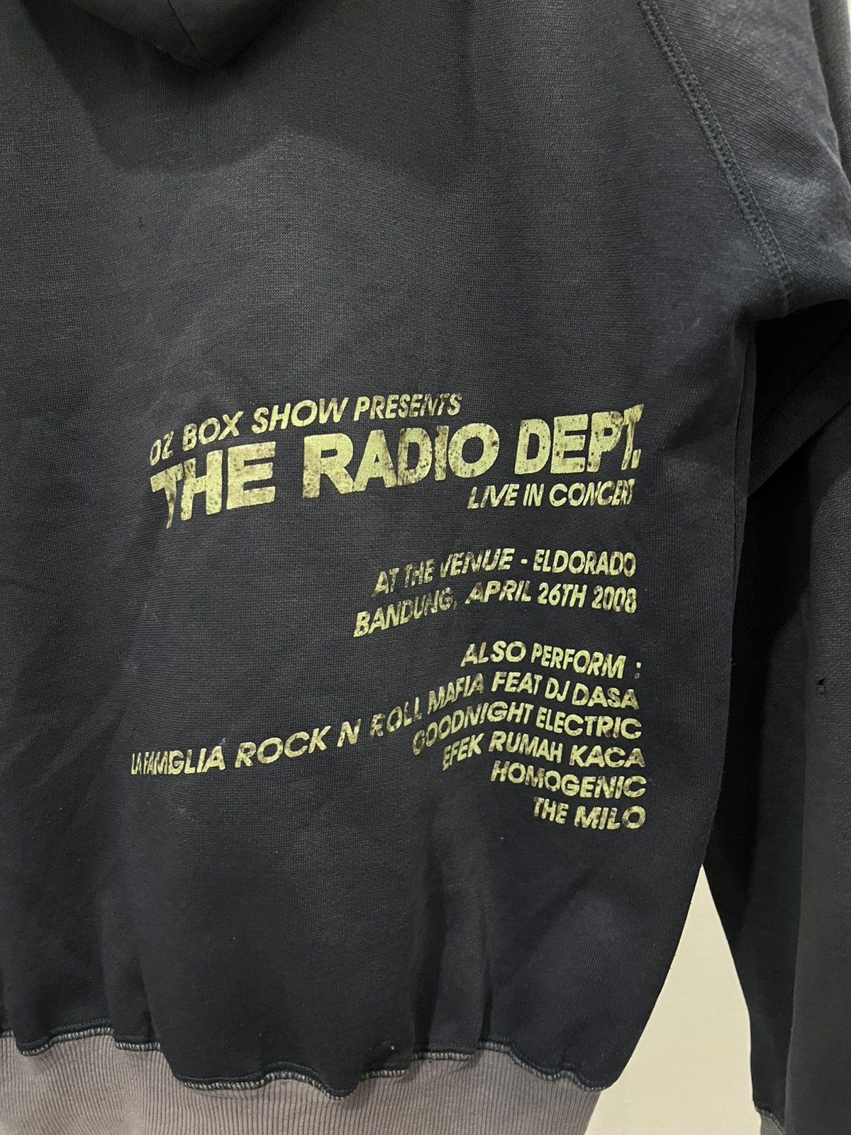 Band Tees THE RADIO DEPT TOUR 2008 BANDUNG INDONESIA Size US S / EU 44-46 / 1 - 4 Thumbnail