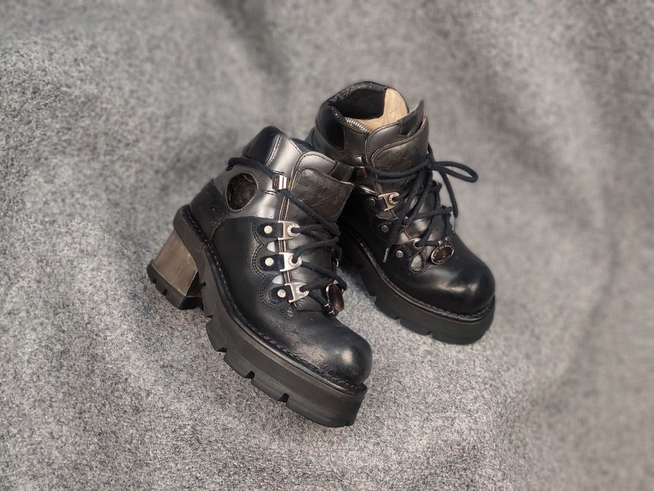 New Rock New Rock Black Leather metallic heel with hole lace Boots Size US 10 / IT 40 - 20 Thumbnail