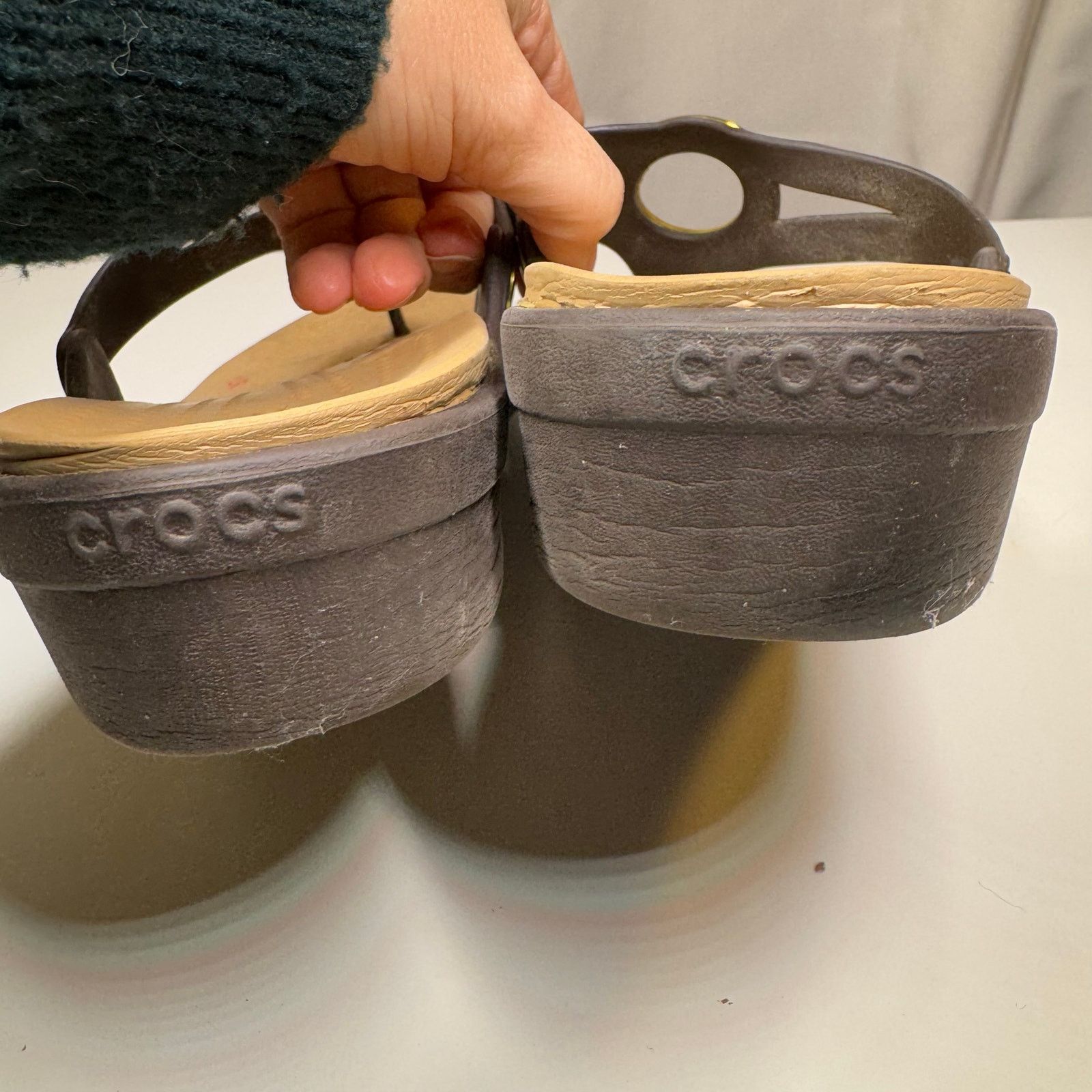 Crocs Crocs Sanrah Circle Medallion Sandal Sz 11 ESPRESSO GOLD Size US 11 / IT 41 - 5 Thumbnail