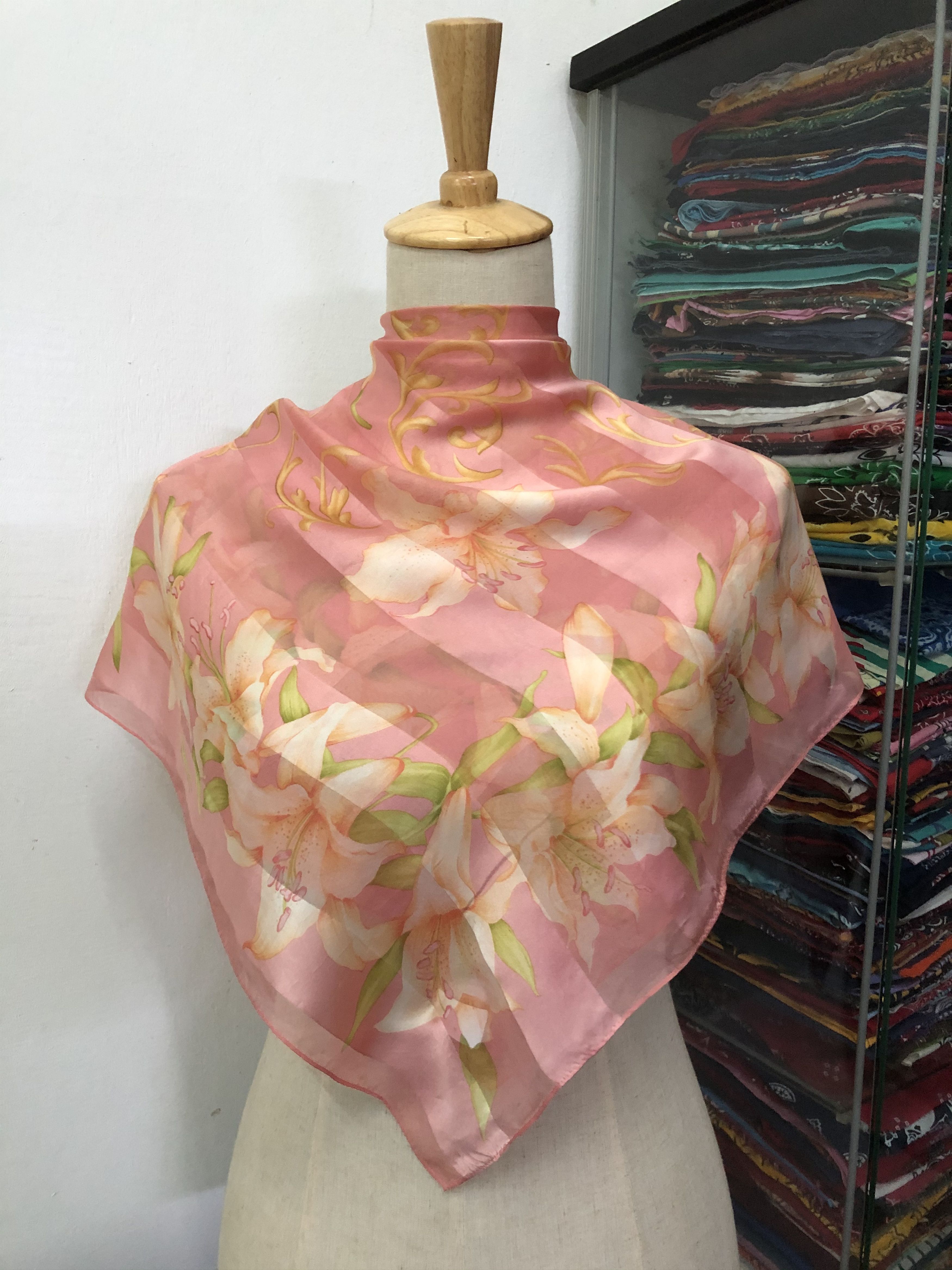 Vintage Vintage Silk Scarf Size ONE SIZE - 1 Thumbnail