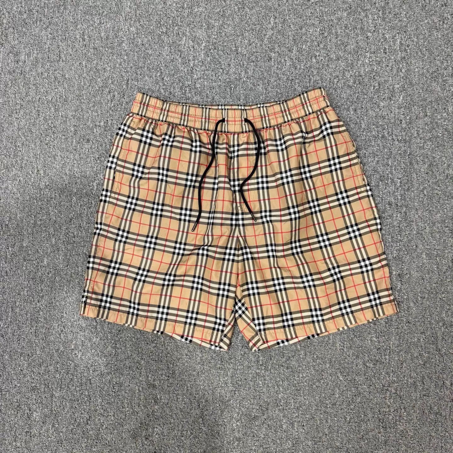 Burberry Burberry Check Short M 99 New Size 27" / US 4 / IT 40 - 1 Thumbnail