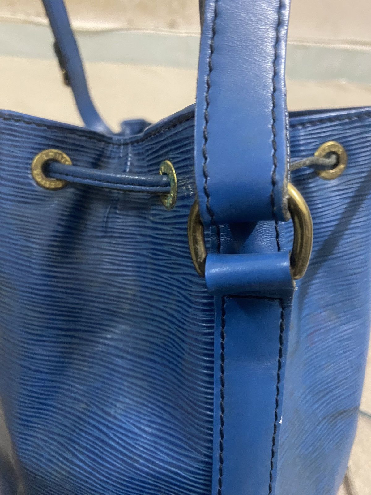 Louis Vuitton Louis Vuitton Blue Epi Bucket Size ONE SIZE - 14 Thumbnail