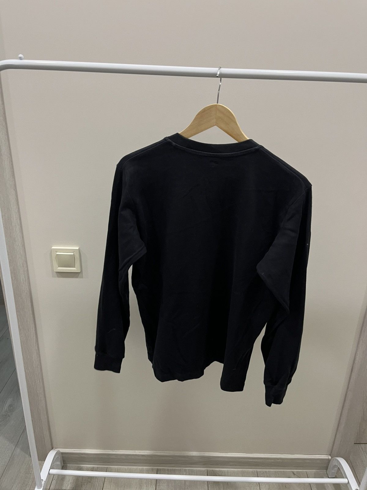 Uniqlo Uniqlo Sweatshirt Black Sweatshirt Vintage Y2K Size M Size US M / EU 48-50 / 2 - 3 Thumbnail