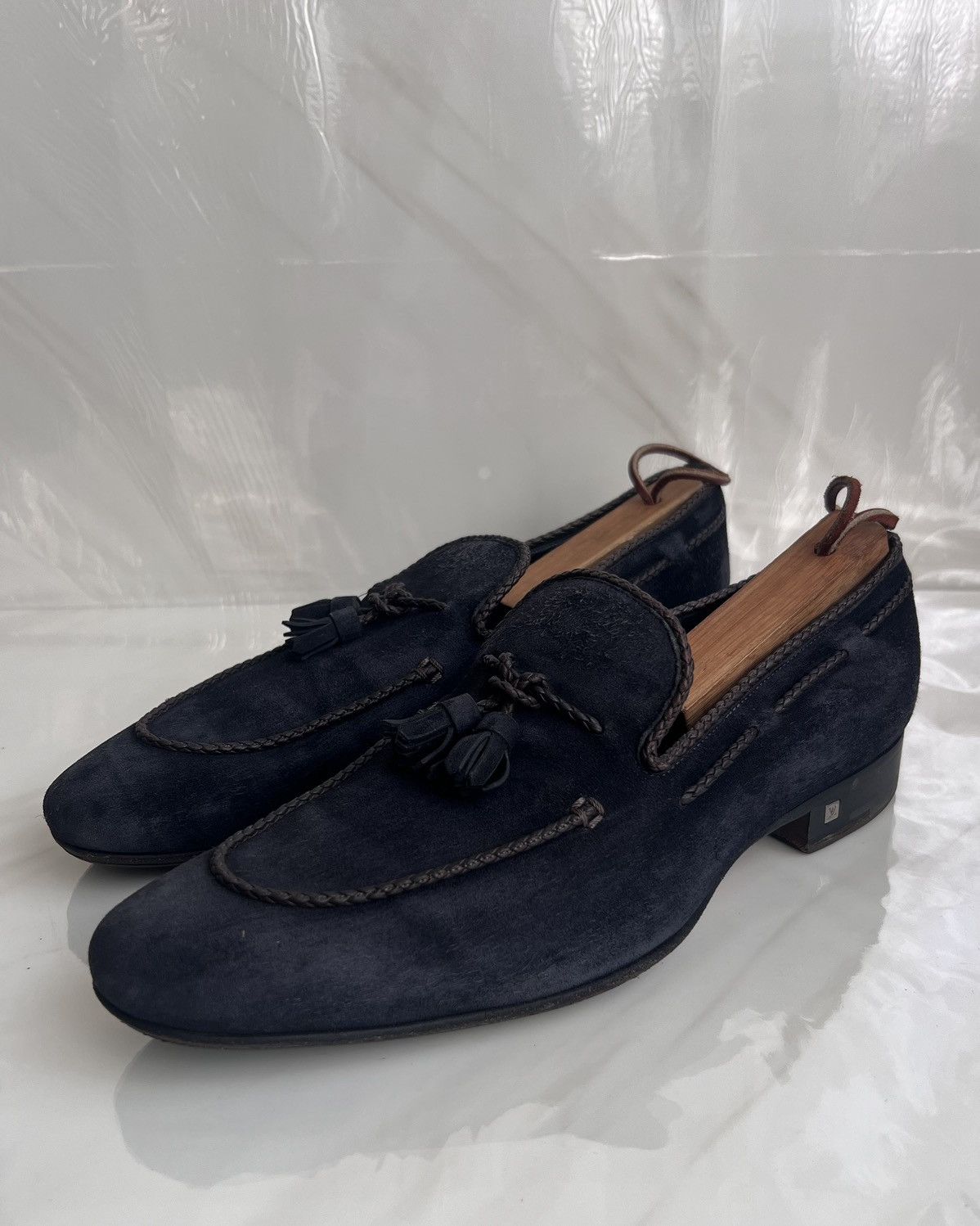 Louis Vuitton Louis Vuitton Men’s Tassel Blue Suede loafers Size US 7 / EU 40 - 3 Thumbnail