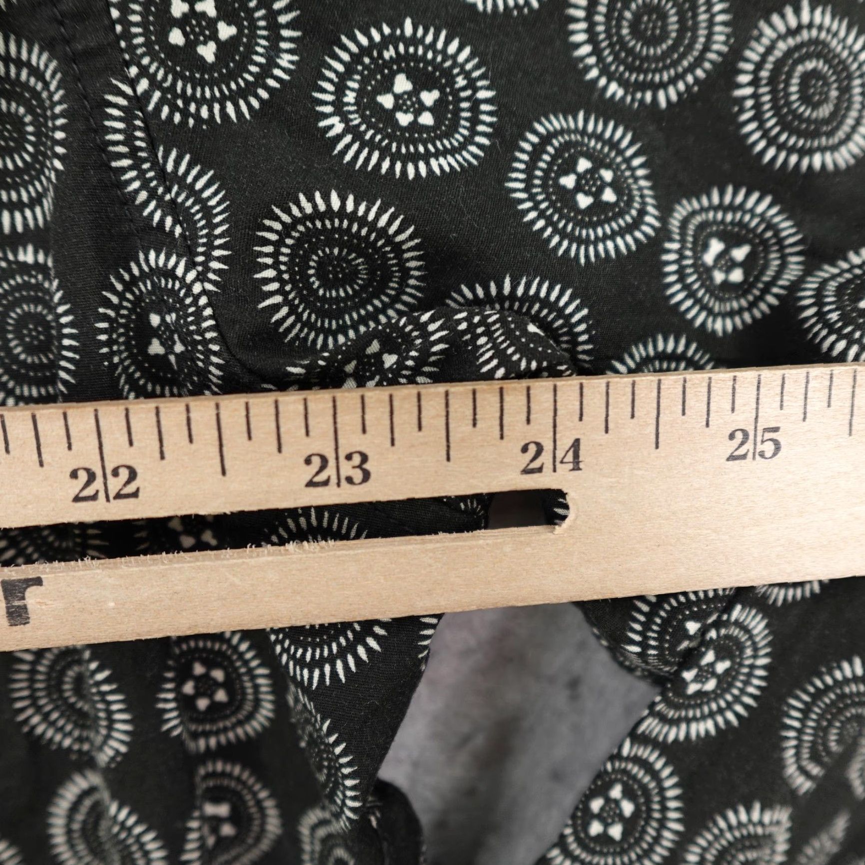 Tori Richard Tori Richard Shirt Mens Large Black Sea Crest Aloha Hawaiian Abstract Geometric Beach Tropical Button-Up Long Sleeve - Mens Size US L / EU 52-54 / 3 - 6 Thumbnail