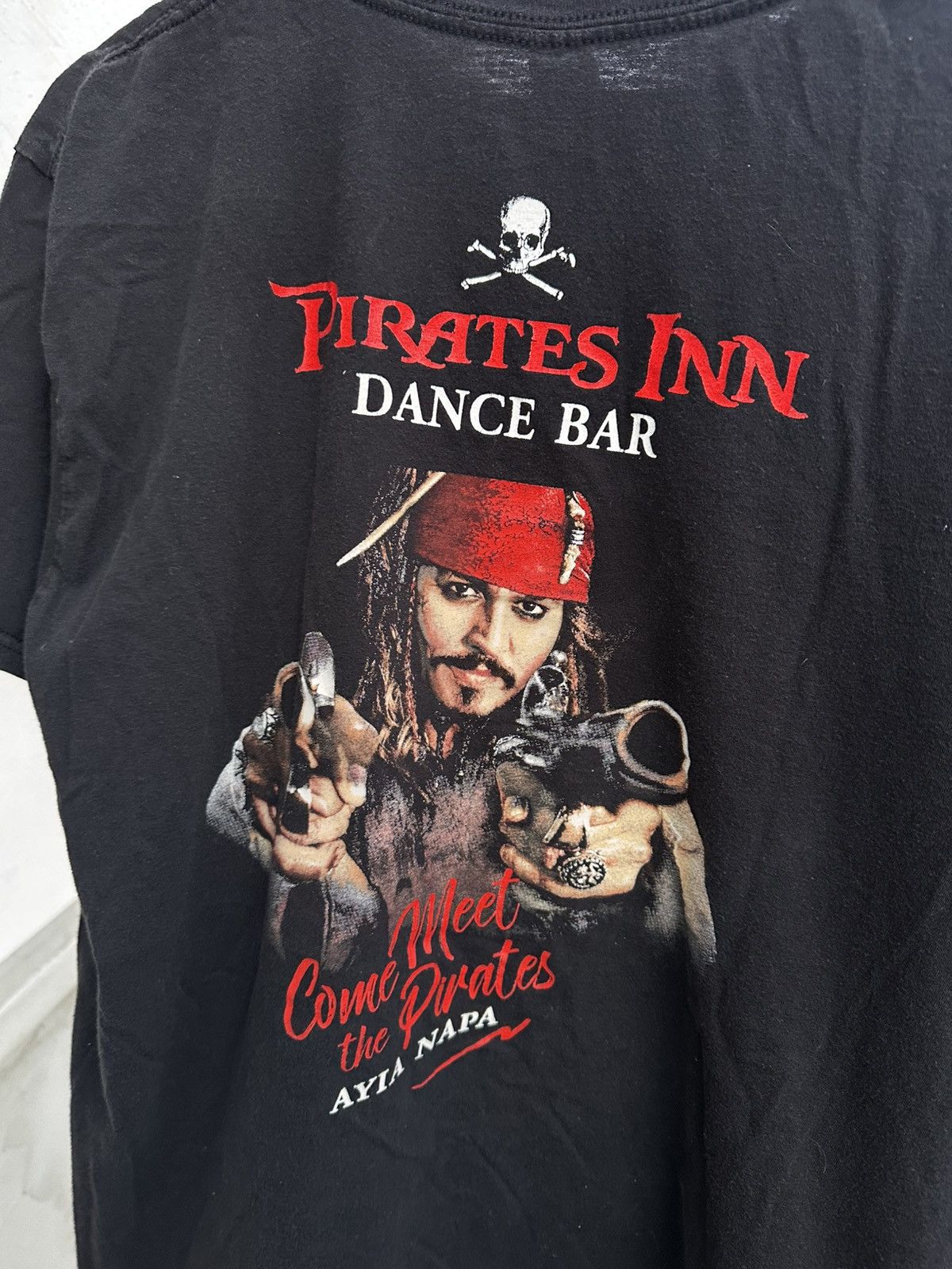 Vintage Vintage Pirates Of The Caribbean Movie T Shirt Black Size XL Size US XL / EU 56 / 4 - 4 Thumbnail