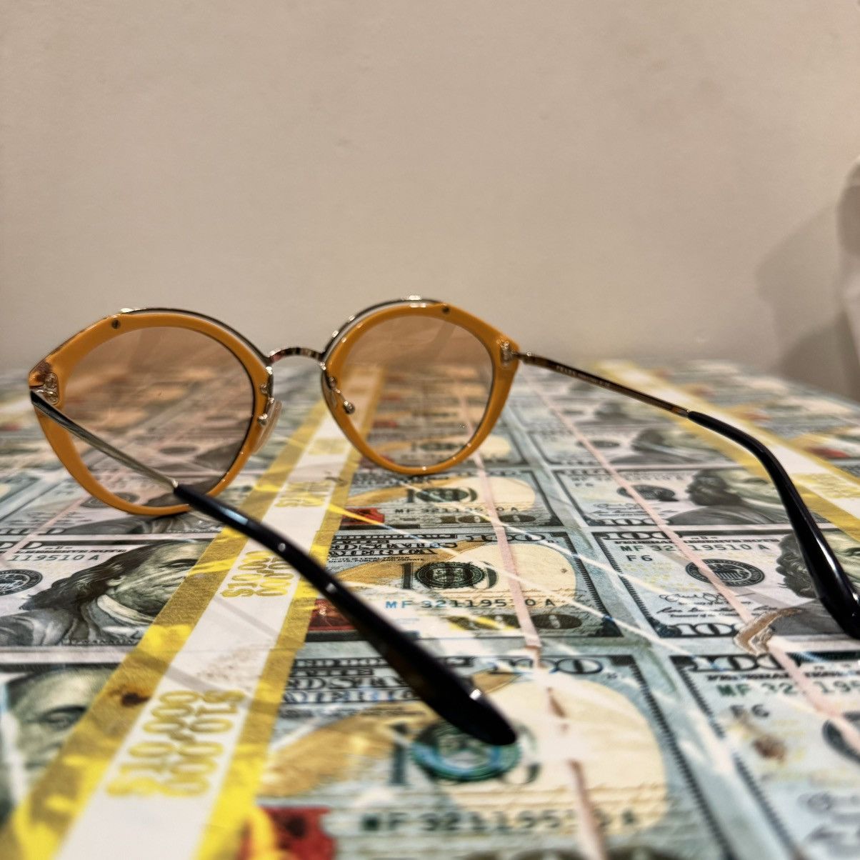 Prada Prada black and gold sunglasses Size ONE SIZE - 2 Thumbnail