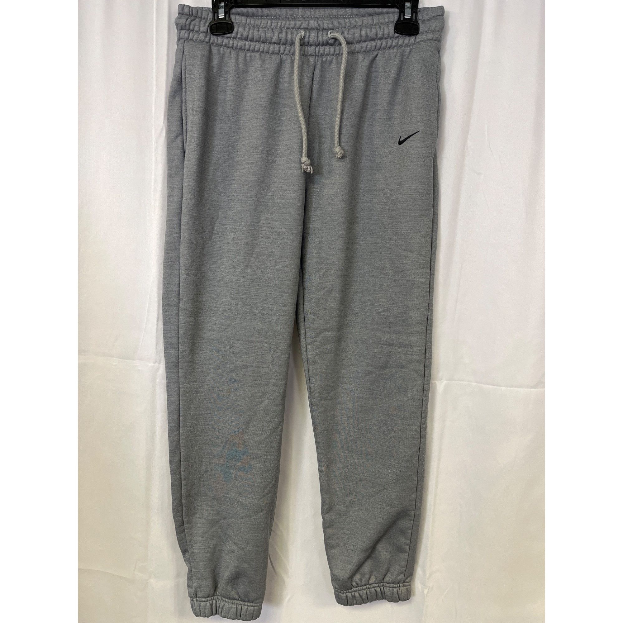Nike Nike Therma-Fit Women's Grey Sweatpants/Joggers Size S SKU 5 Size 27" / US 4 / IT 40 - 1 Thumbnail