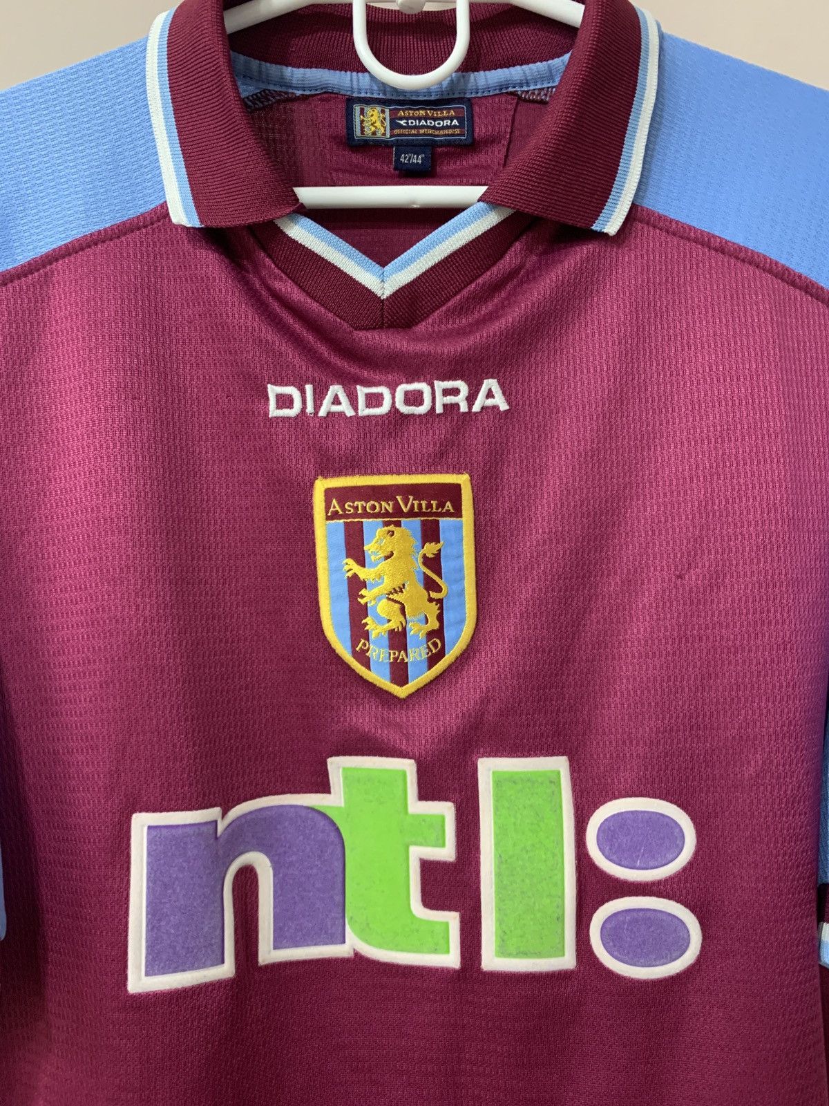 Diadora Aston Villa Vintage Football Shirt Diadora Soccer Jersey M Size US M / EU 48-50 / 2 - 8 Thumbnail