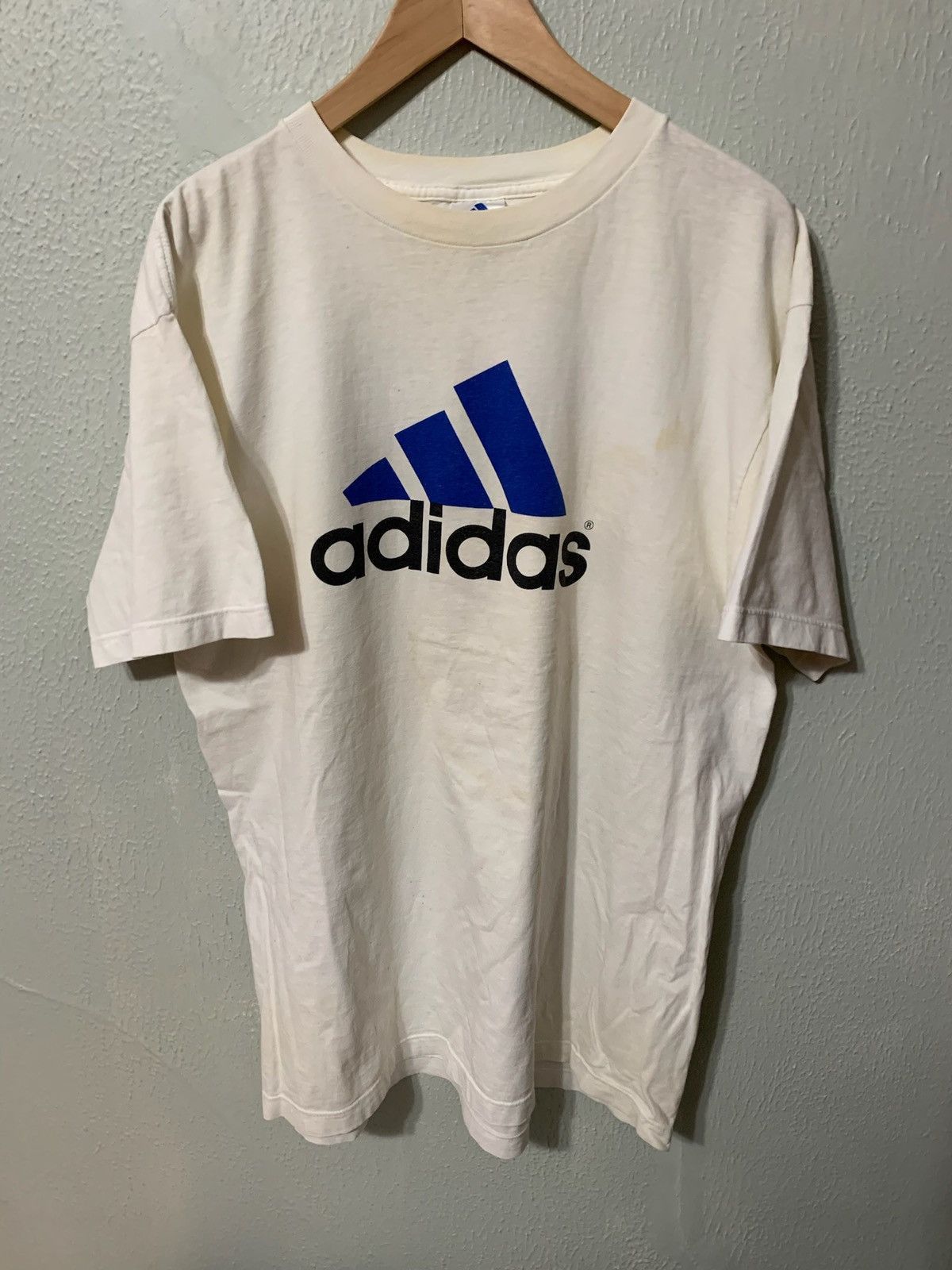 Vintage Vintage Adidas Logo Tee Size US L / EU 52-54 / 3 - 1 Thumbnail