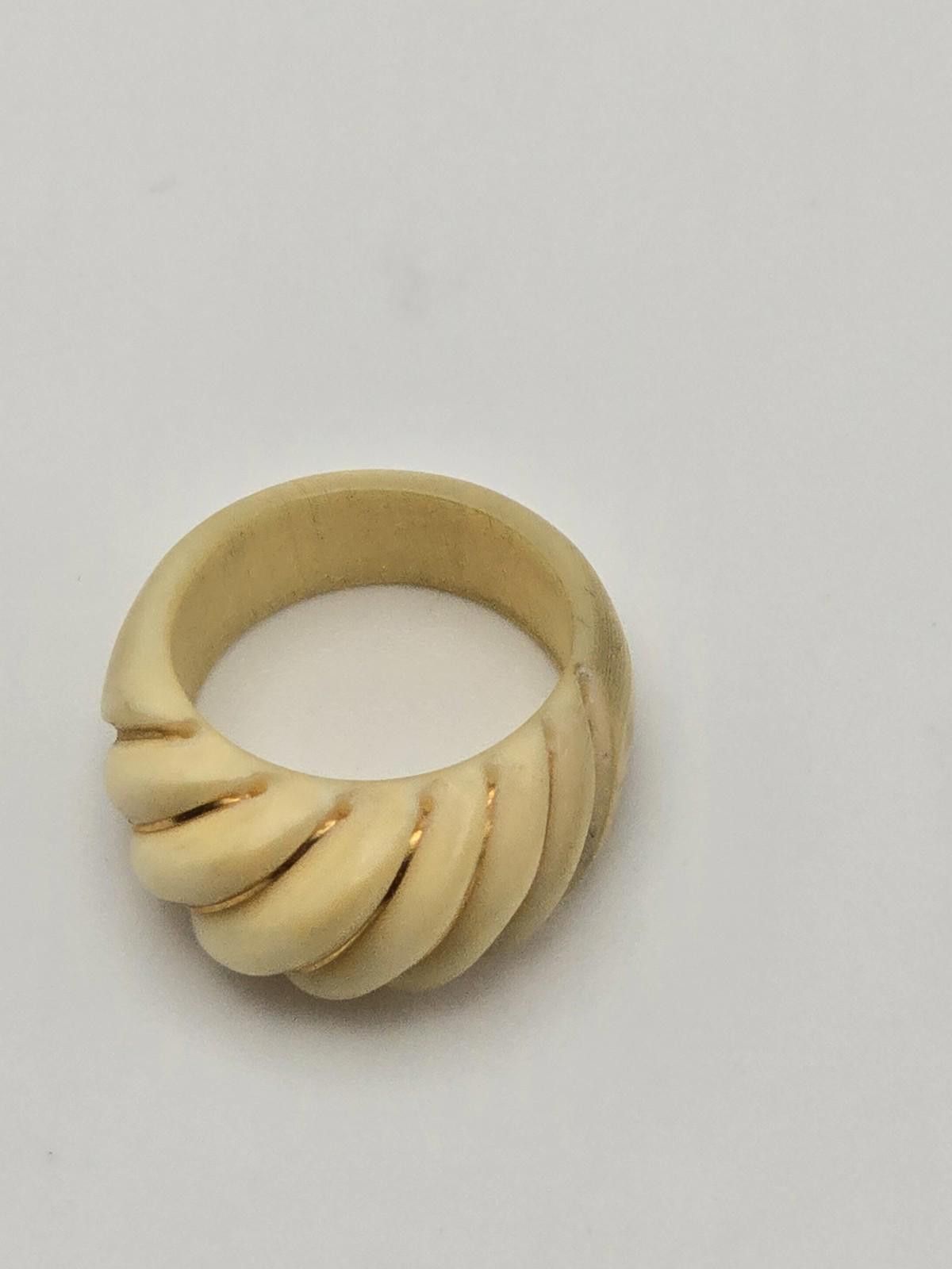 The Unbranded Brand Vintage 14k Solid Gold & Wood Turned Ring Sz 6 Swirl Design Size ONE SIZE - 4 Thumbnail