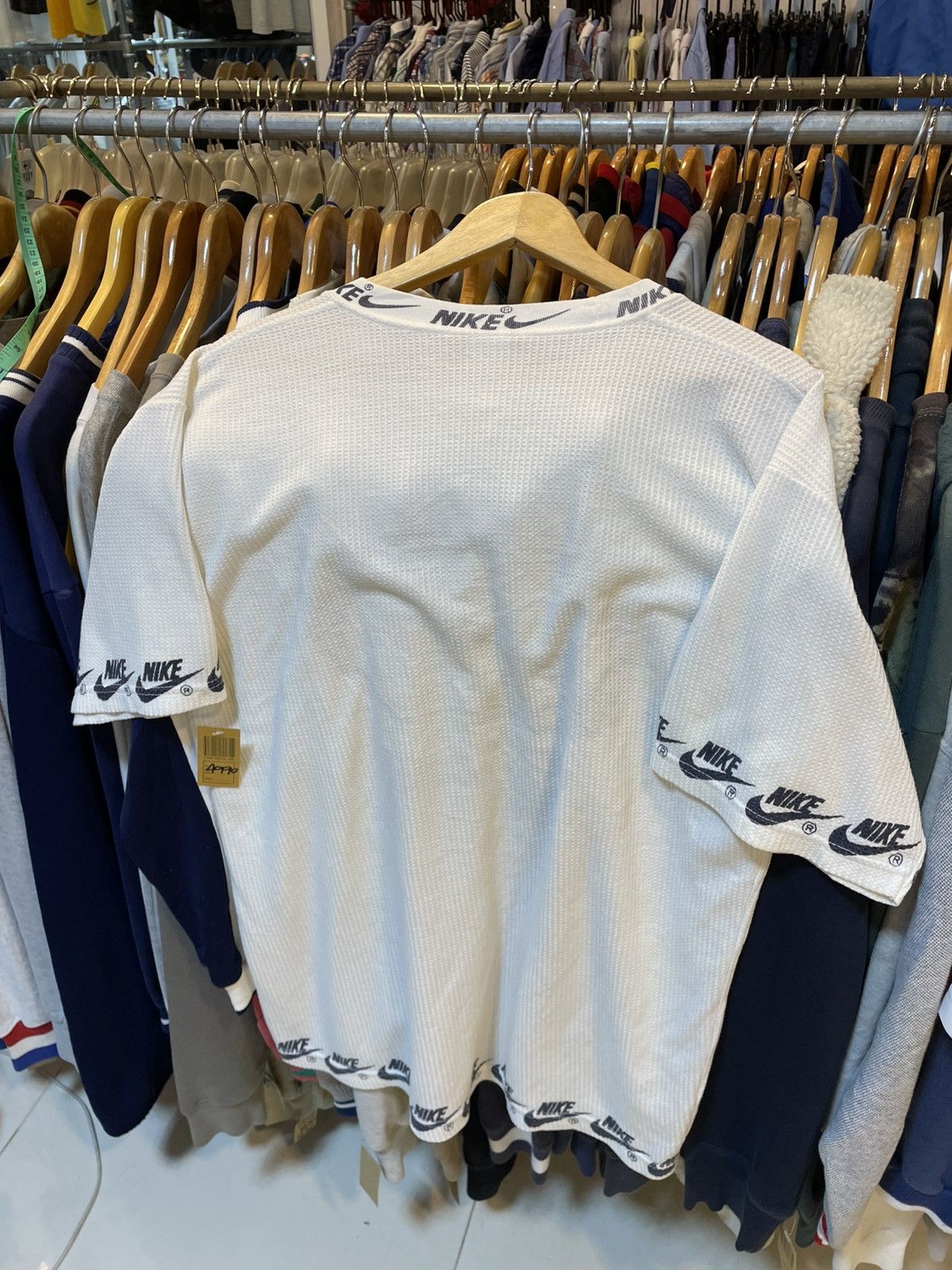 Nike Rare Vintage Nike Spell Out 90s Tee Size US XL / EU 56 / 4 - 2 Thumbnail