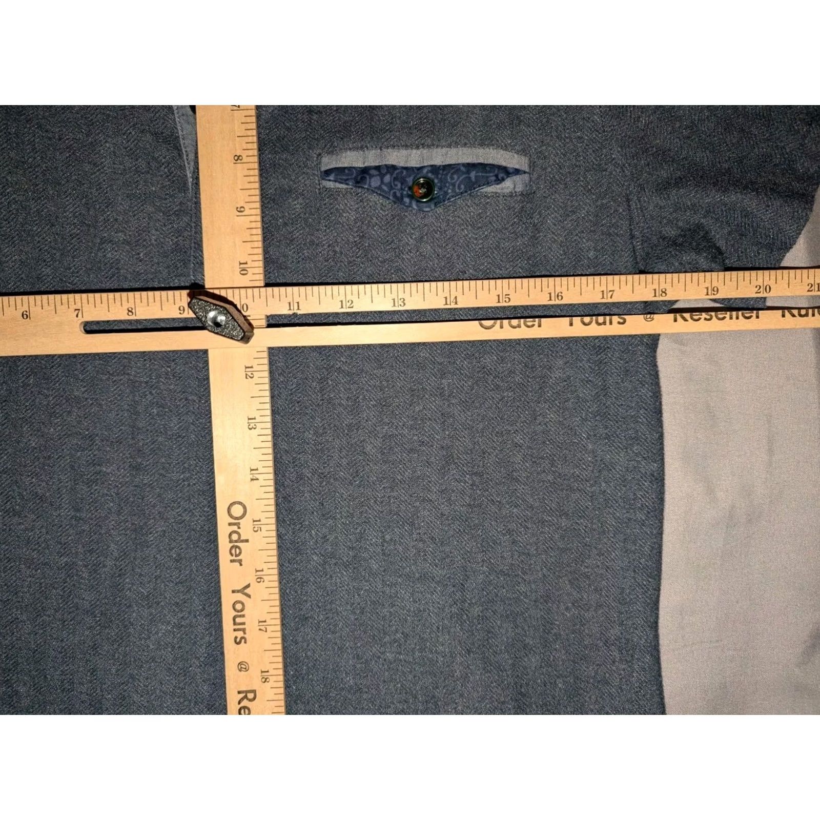 Saks Fifth Avenue Saks Fifth Avenue Mens T-Shirt V-Neck Short Sleeve Pocket Midnight Blue XS? No, M. Size US 31 - 5 Thumbnail