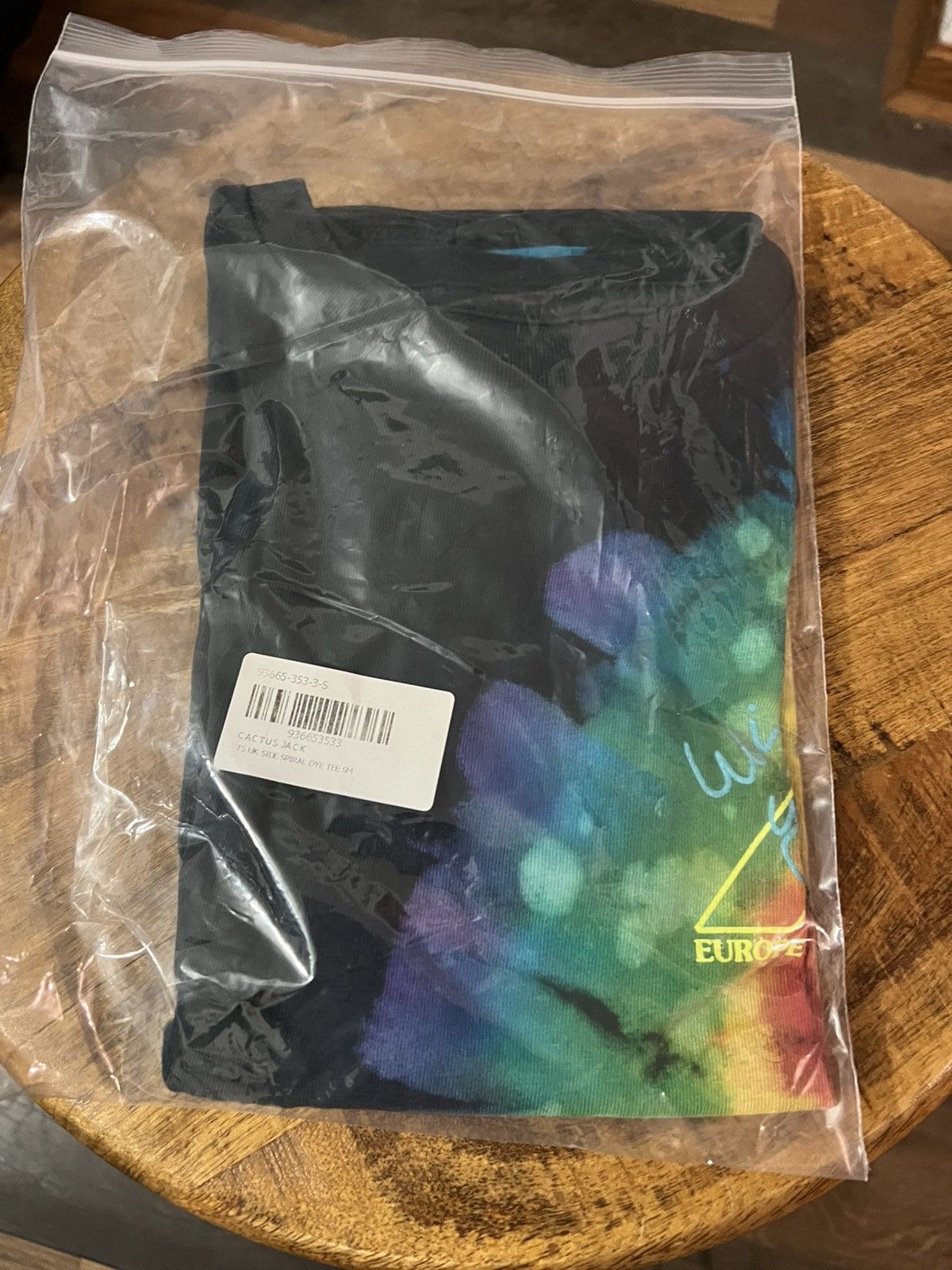 Travis Scott Travis Scott Astroworld Europe tie dye tee Size US S / EU 44-46 / 1 - 3 Thumbnail
