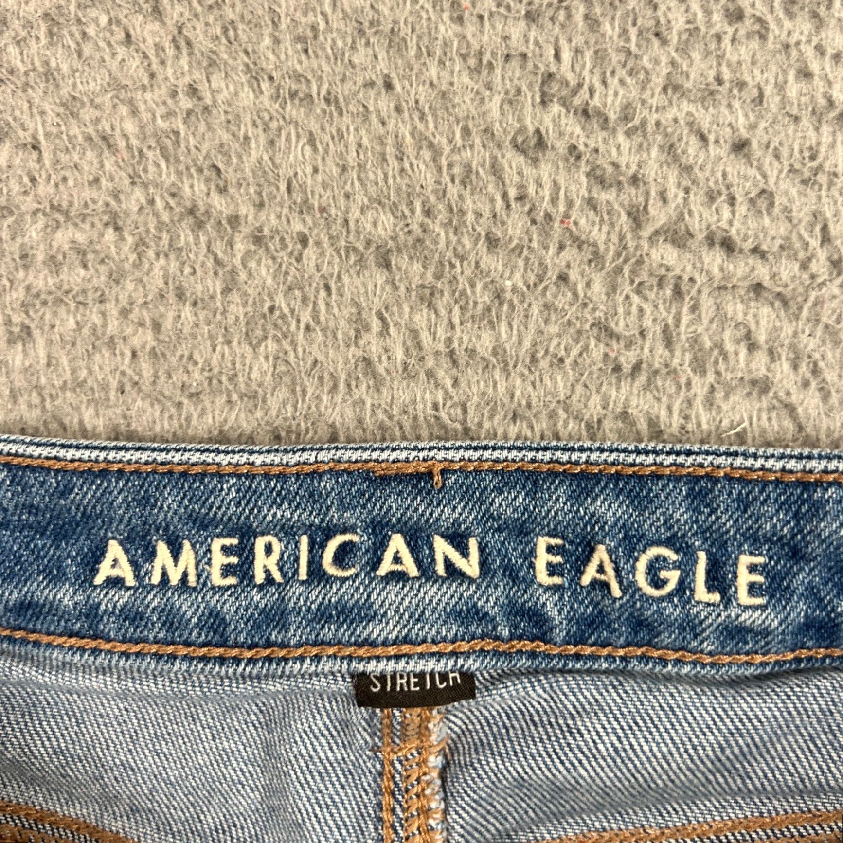 American Eagle Outfitters American Eagle Outfitters Mom Jeans Womens Size 4 Reg Blue Distressed Denim Size 27" / US 4 / IT 40 - 5 Thumbnail