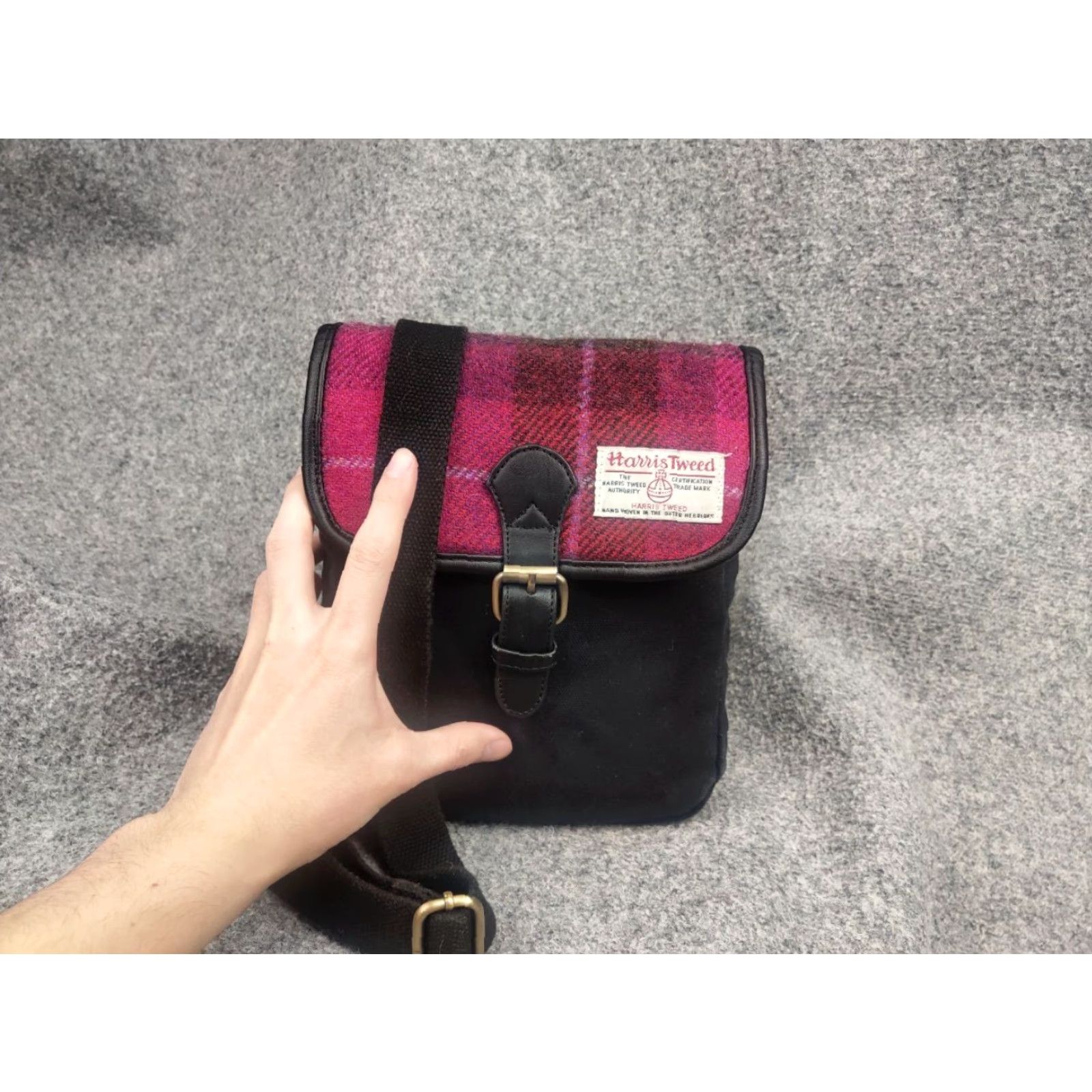 Harris Tweed Vintage Harris Tweed compact messenger bag unisex over the shoulder Hand Size ONE SIZE - 4 Thumbnail