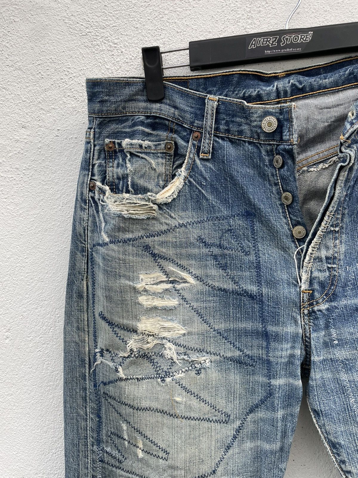 Levi's × Levi's Vintage Clothing Vintage Levi’s 501 Distressed Grunge Denim Jeans Size US 34 / EU 50 - 4 Thumbnail