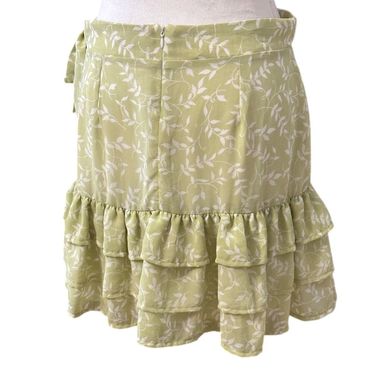 Other Ever After Mini Skirt Ruffled Tie Zip Floral Green W L NWOT Size 30" / US 8 / IT 44 - 7 Thumbnail