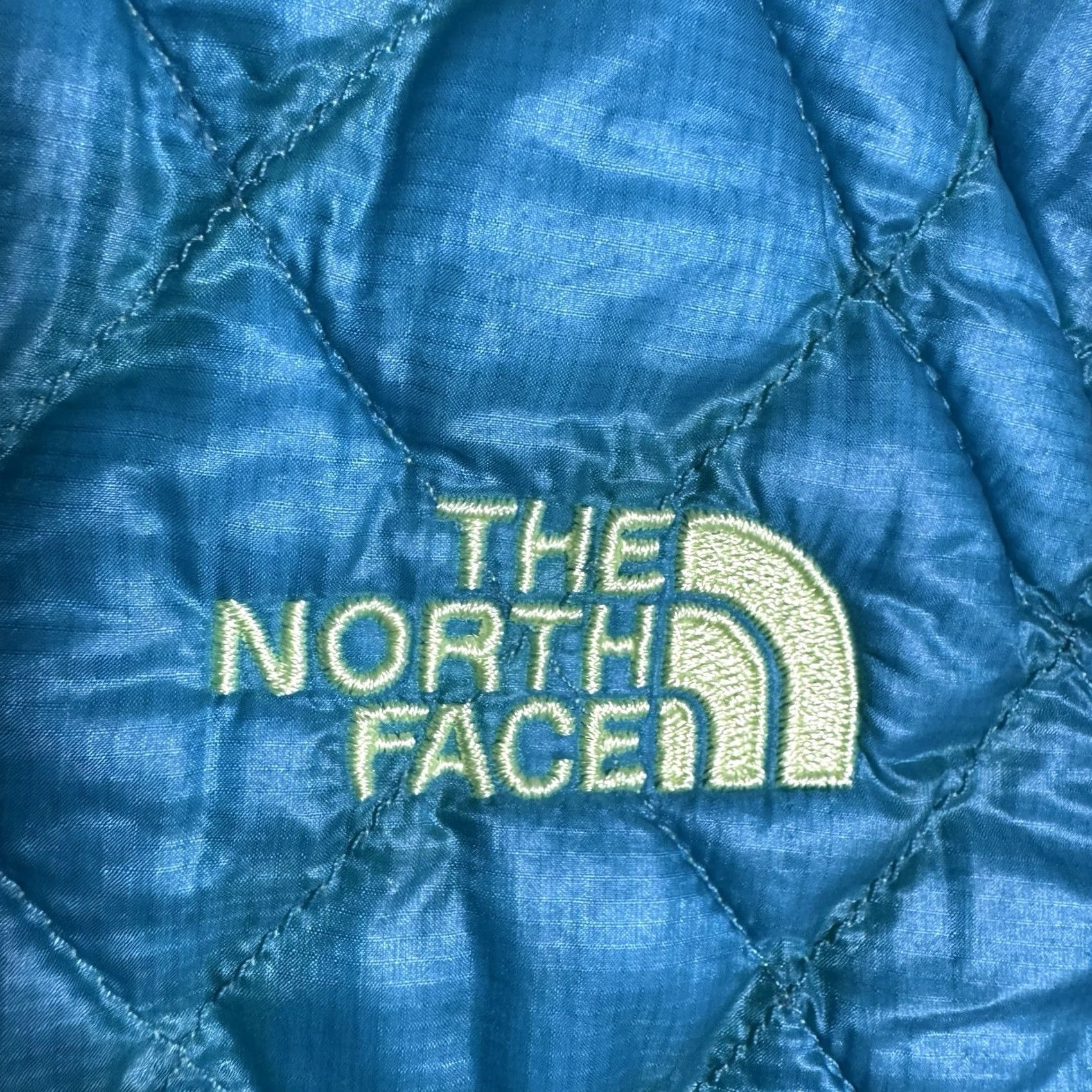 The North Face VINTAGE The North Face Thermoball Jacket Womens S Quilted Puffer Full Zip Blue 90s Y2K Size S / US 4 / IT 40 - 4 Thumbnail