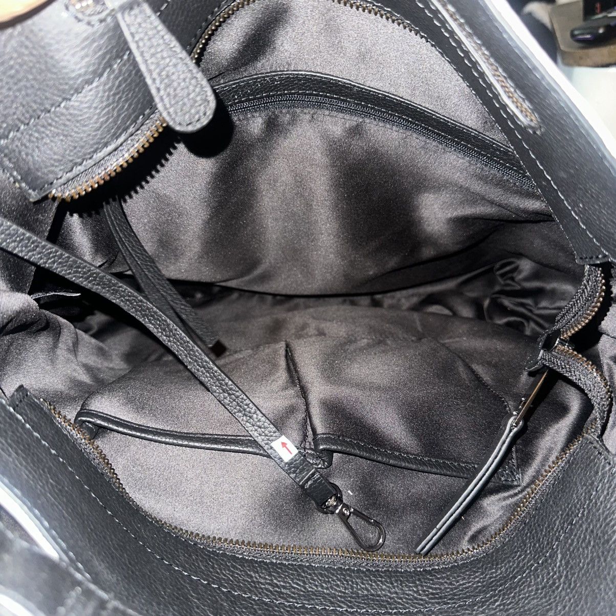 Other Tahari Chelsea white and black large leather bucket bag Size ONE SIZE - 11 Thumbnail