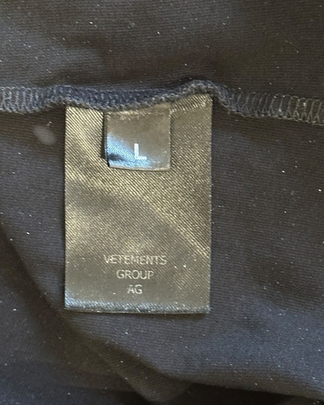 Vetements VETEMENTS Black Oval Logo Tank Top Size US M / EU 48-50 / 2 - 7 Thumbnail