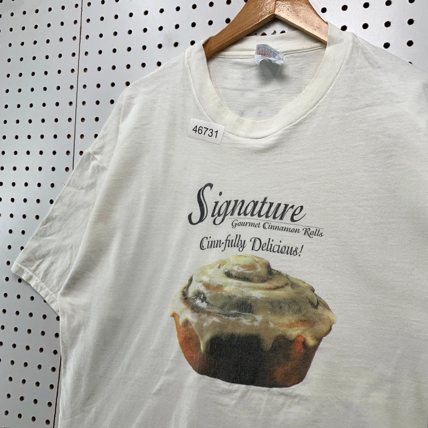 Hanes VINTAGE Nike Cinnamon Rolls Shirt Mens XL White Bakery Tee Short Sleeve Cinnabon Size US XL / EU 56 / 4 - 6 Thumbnail