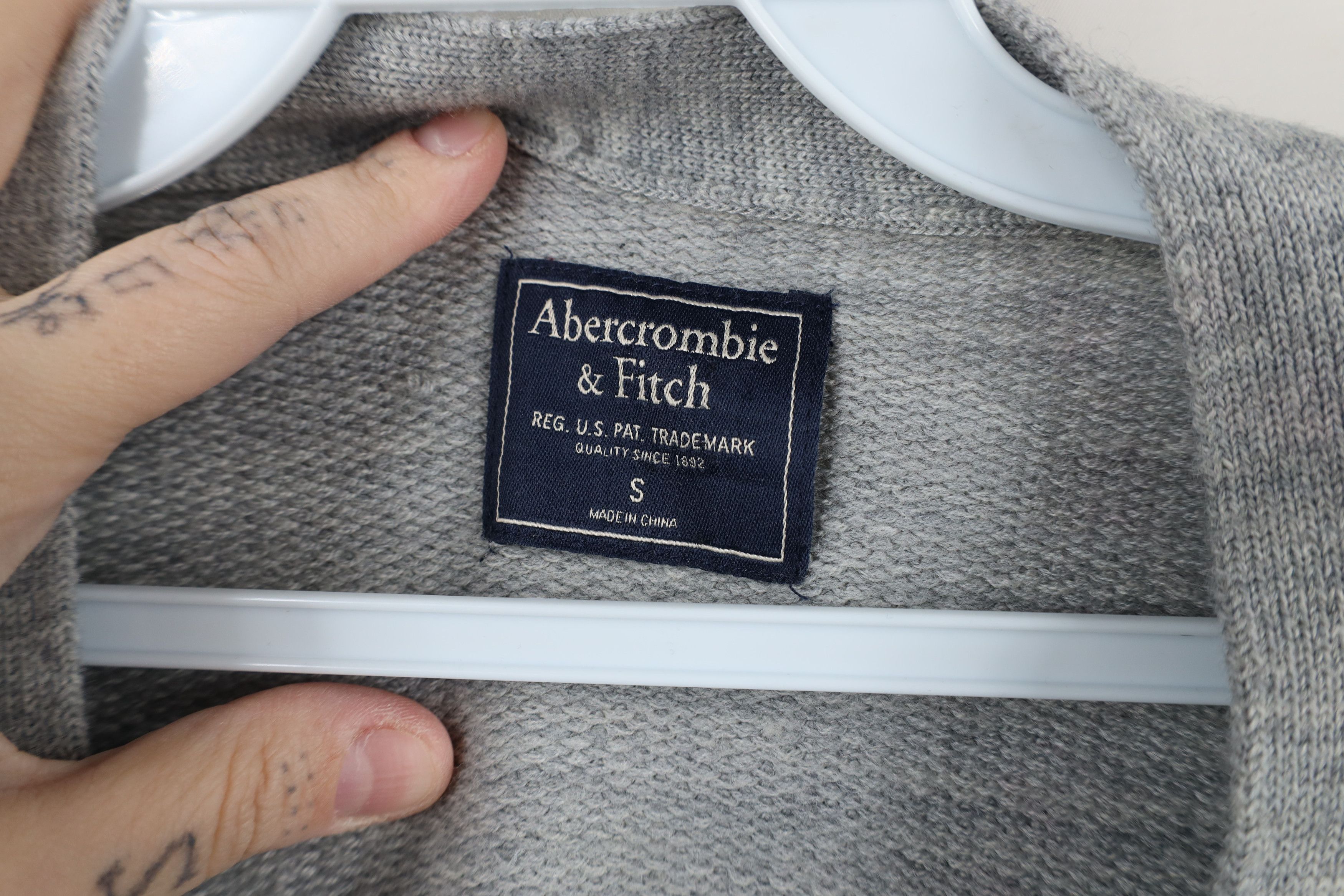 Abercrombie & Fitch × Vintage Vintage Y2K Abercrombie & Fitch Knit Cardigan Sweater Gray Size US S / EU 44-46 / 1 - 7 Thumbnail