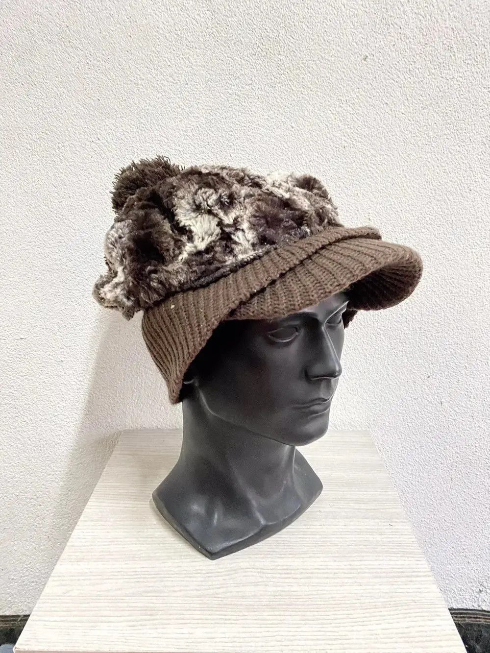 Japanese Brand Japanese Brand Fala Fleece Visor Beanie Hat Size ONE SIZE - 2 Thumbnail