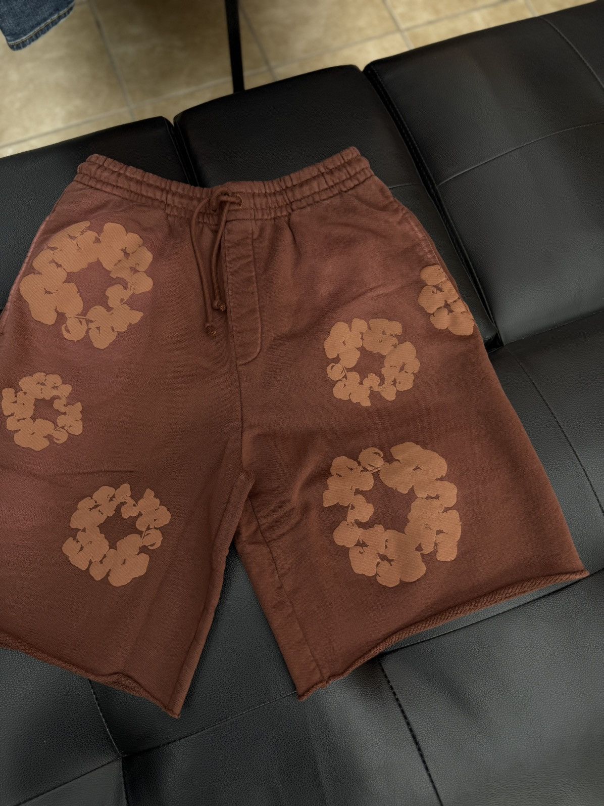 DENIM TEARS Denim Tears Brown Cotton Wreath Size XS (NEW) 2025 Size US 29 - 2 Thumbnail