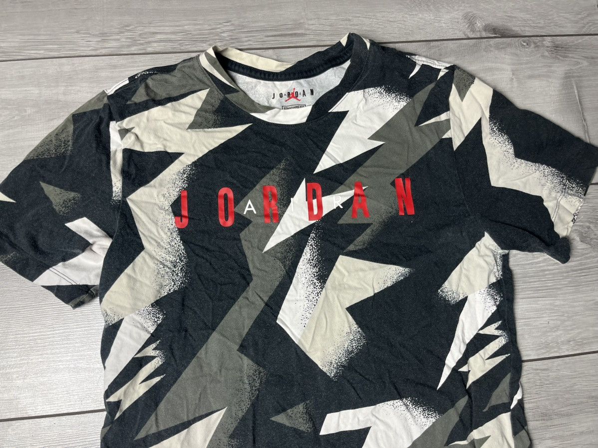 Jordan Brand Nike Jordan tshirt size Small Size US S / EU 44-46 / 1 - 3 Thumbnail