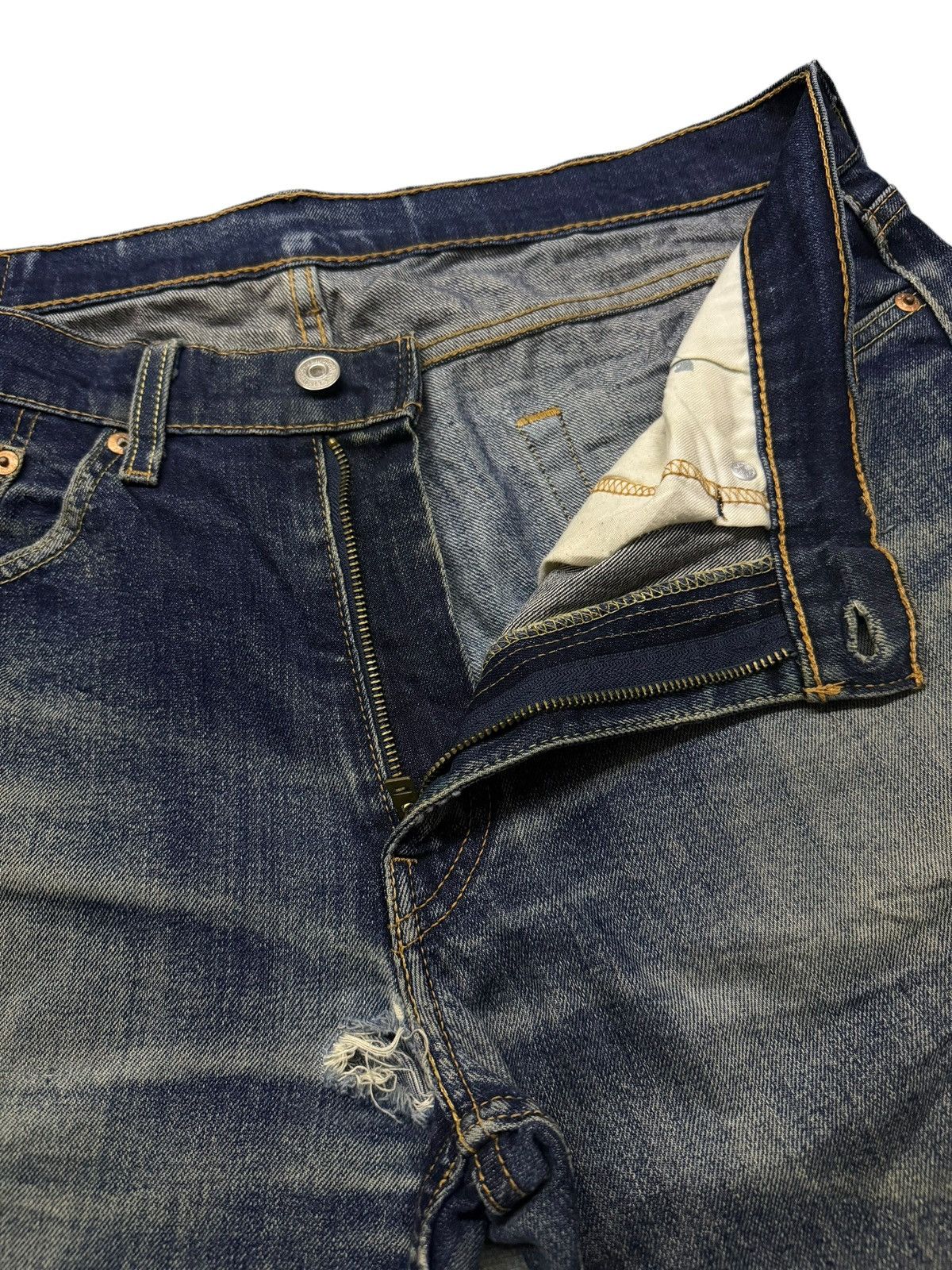 Levi's Vintage Levi’s 514 Denim Jeans | Vintage Straight Fit | W35 Size US 35 - 9 Thumbnail