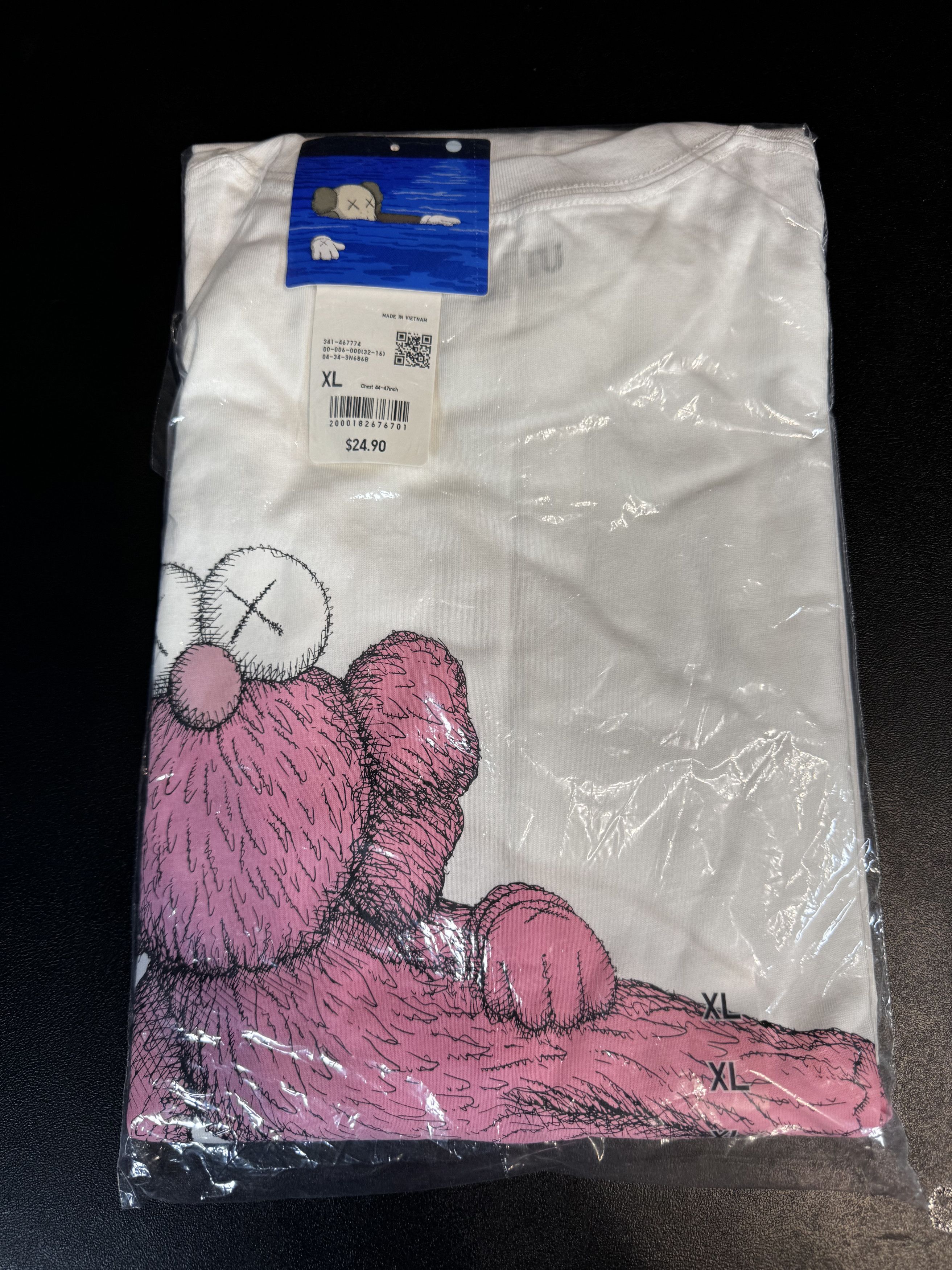 Kaws × Uniqlo KAWS x Uniqlo UT Short Sleeve Graphic T-shirt Size US XL / EU 56 / 4 - 1 Thumbnail