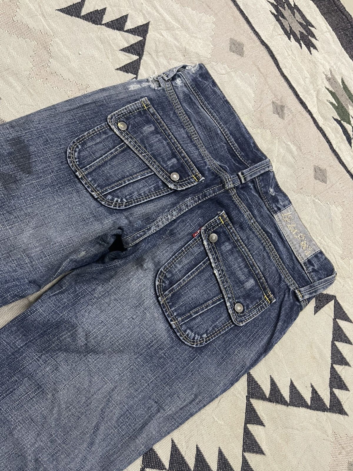 Levi's 2000s LEVIS WASHABLE FLARE JEANS Size 29" - 18 Thumbnail