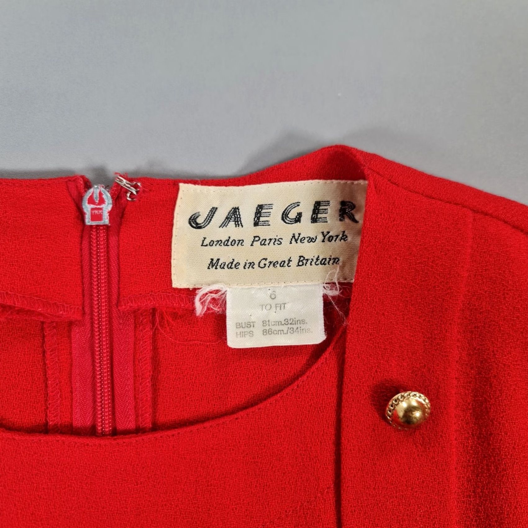 Jaeger VINTAGE Jaeger Dress Mini Red Wool Short Sleeve Gold Button Formal 6 UK Womens Park City Modern Autumn Winter Spring 34" Zip Dry Clean Only Size 28" / US 6 / IT 42 - 3 Thumbnail