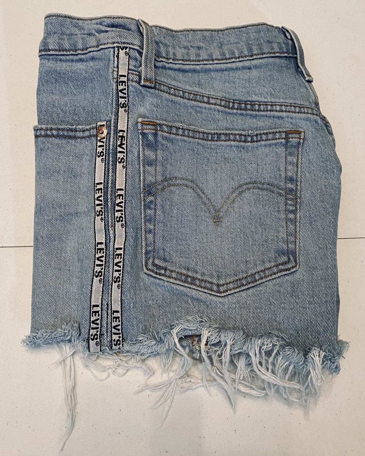 Levi's Levi's Spellout Logo Side Ribbon 501 High Rise Cut Offs 25 Size 25" / US 0 / IT 36 - 6 Thumbnail