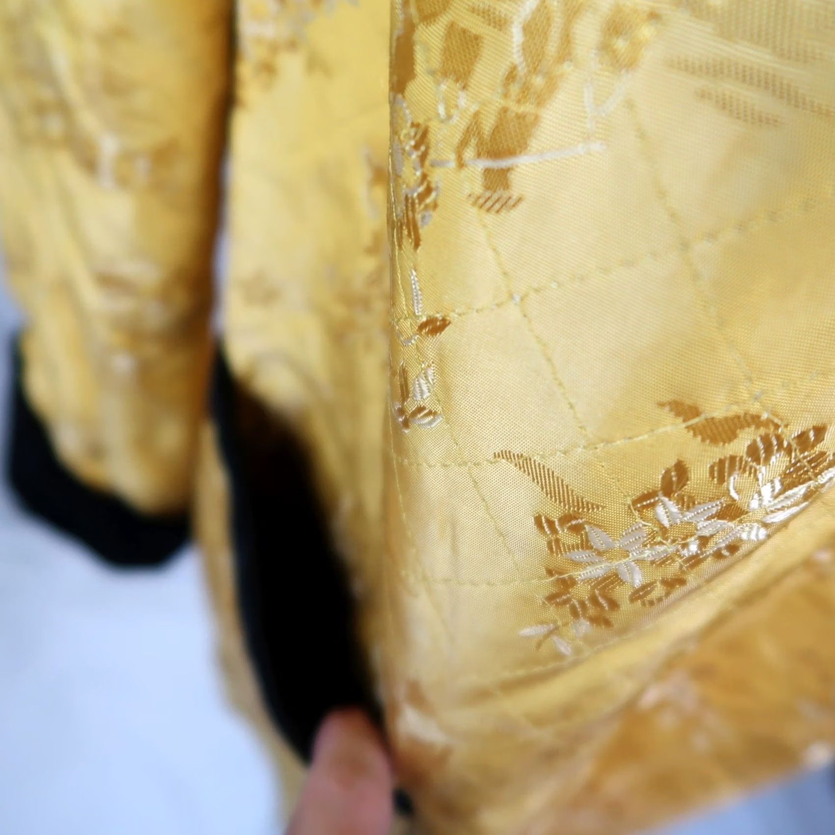 Velvet VINTAGE Jacket 70s Yellow Floral Silk Brocade Black Velvet Trim 12 Womens Size XL / US 12-14 / IT 48-50 - 5 Thumbnail