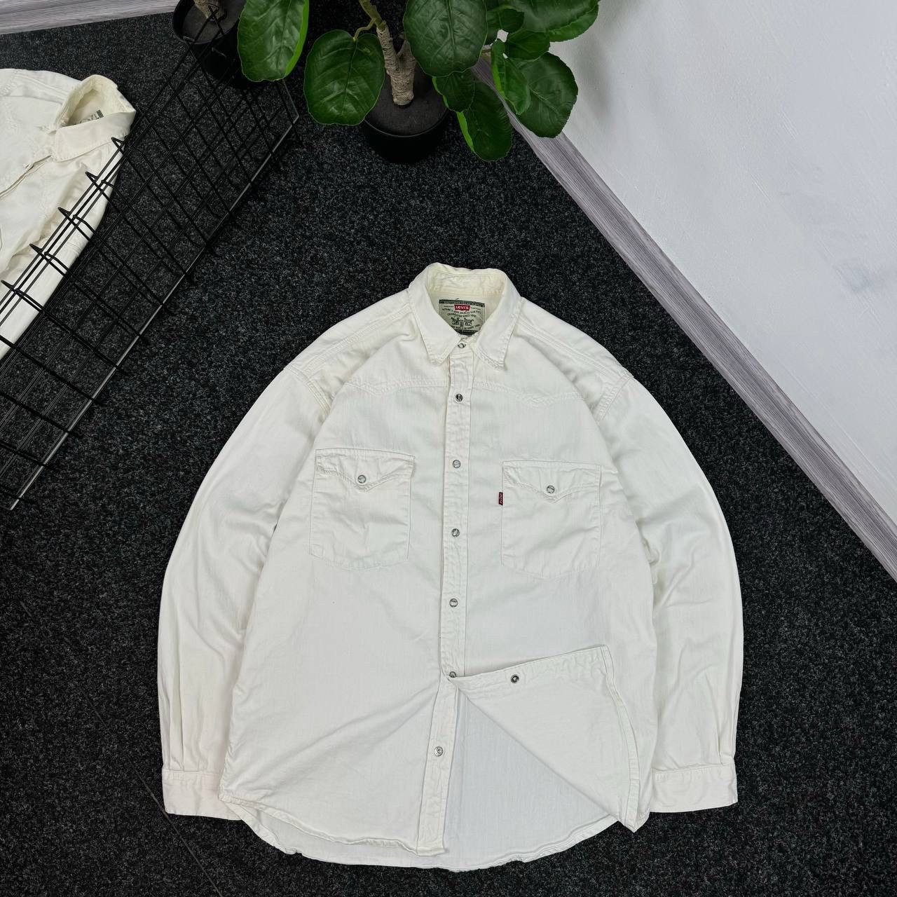 Levi's Levis vintage 90s shirt white american style overshit rare Size US L / EU 52-54 / 3 - 1 Thumbnail